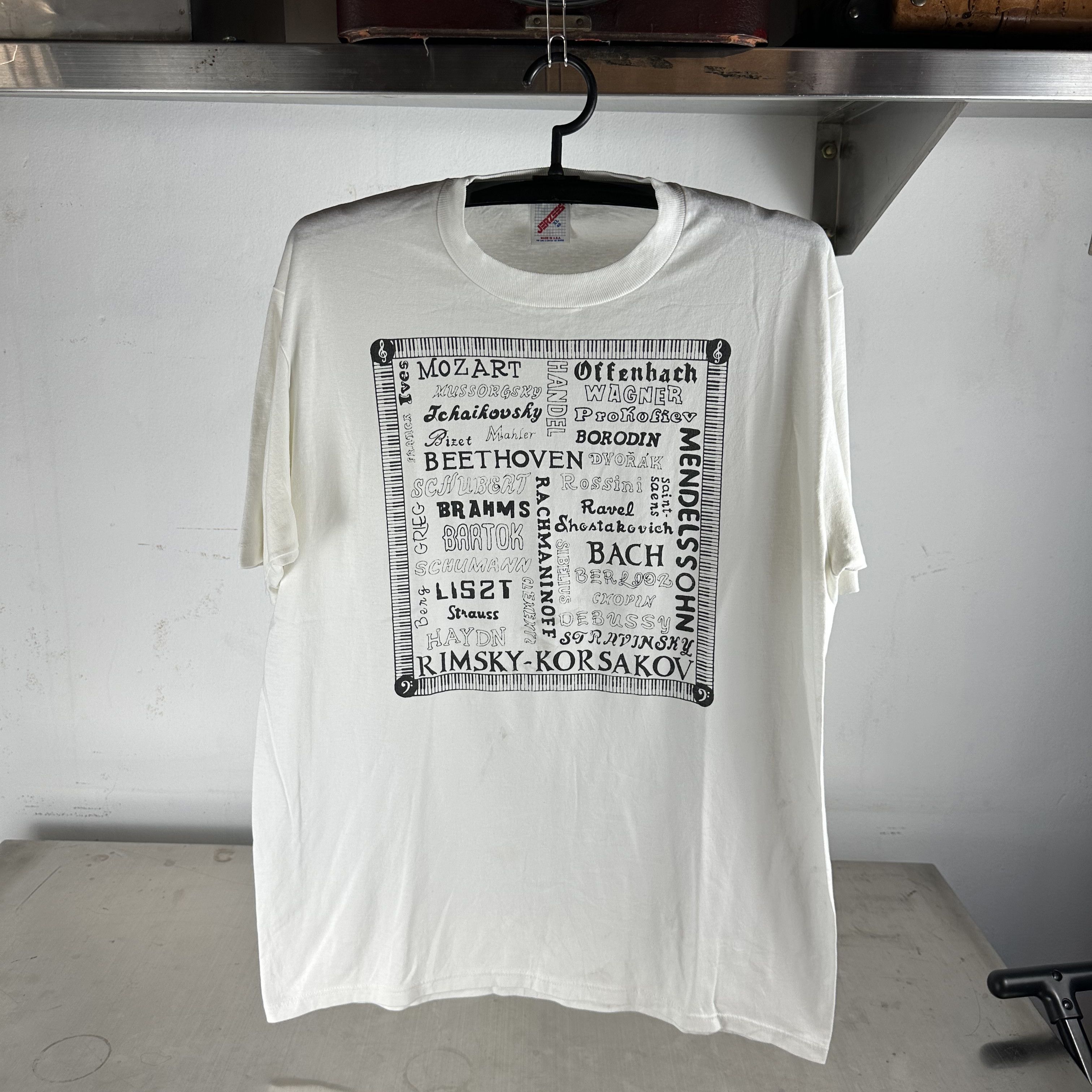 Vintage ​Vintage 80s Classical Music Composers Names Graphic T-shirt Size US L / EU 52-54 / 3 - 1 Thumbnail