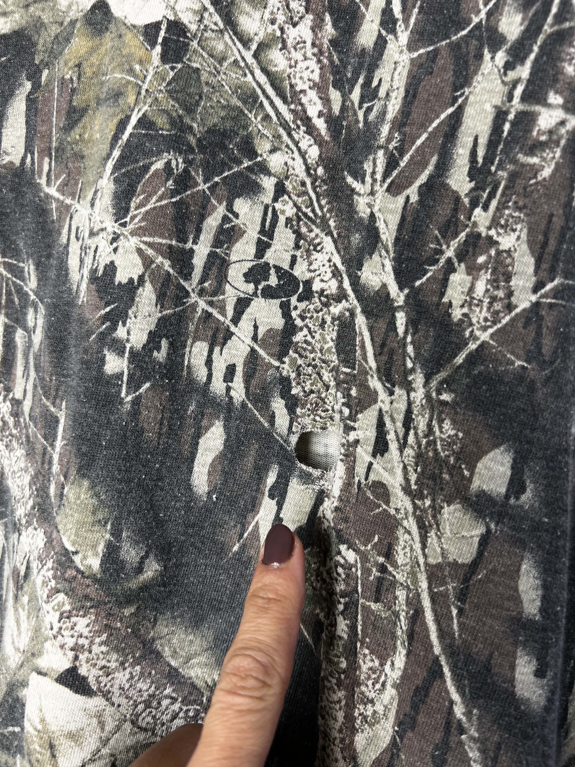 Vintage Vintage 1990's Camouflage Print Long Sleeve Undershirt Size US L / EU 52-54 / 3 - 9 Thumbnail