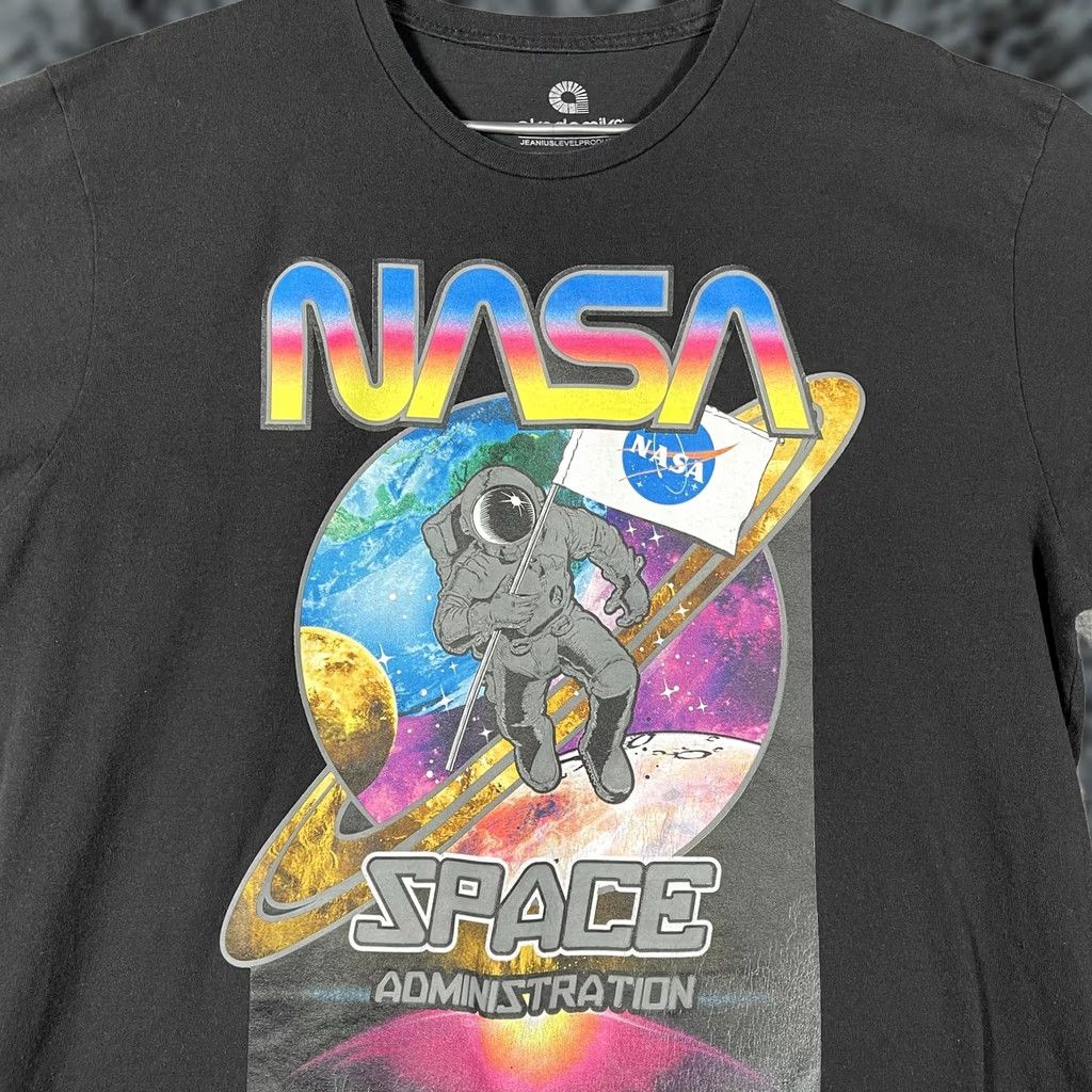Akademiks NASA Shirt Mens XL Black Astronaut Space Graphic Tee Akademiks Galaxy Colorful Size US XL / EU 56 / 4 - 1 Thumbnail