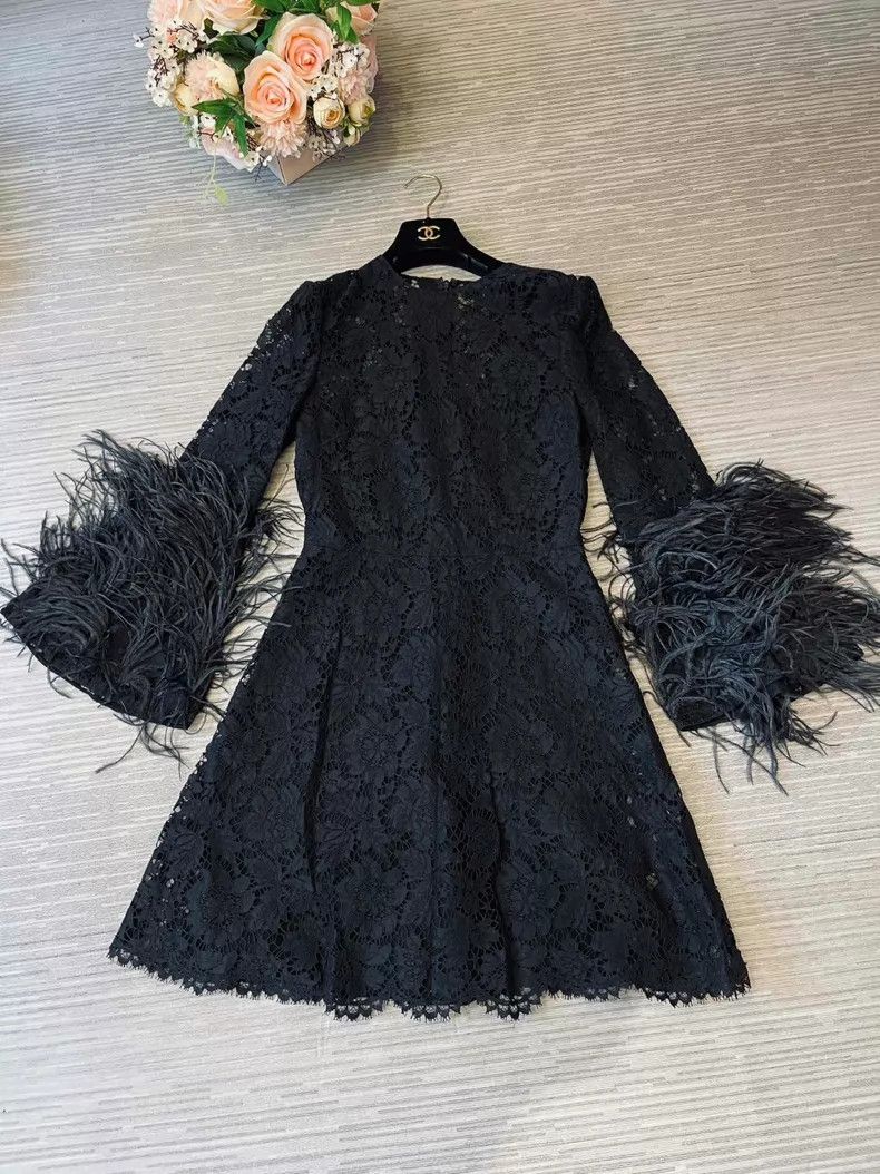 Valentino Valentino Feather dress Size XS / US 0-2 / IT 36-38 - 1 Thumbnail
