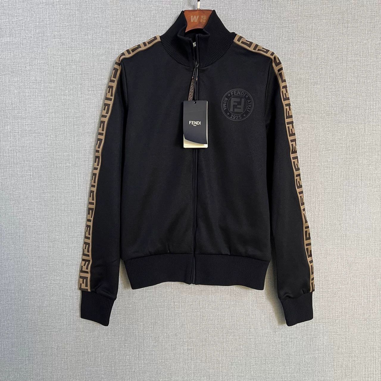 Fendi Fendi Black Logo Women's Jacket Size S / US 4 / IT 40 - 1 Thumbnail