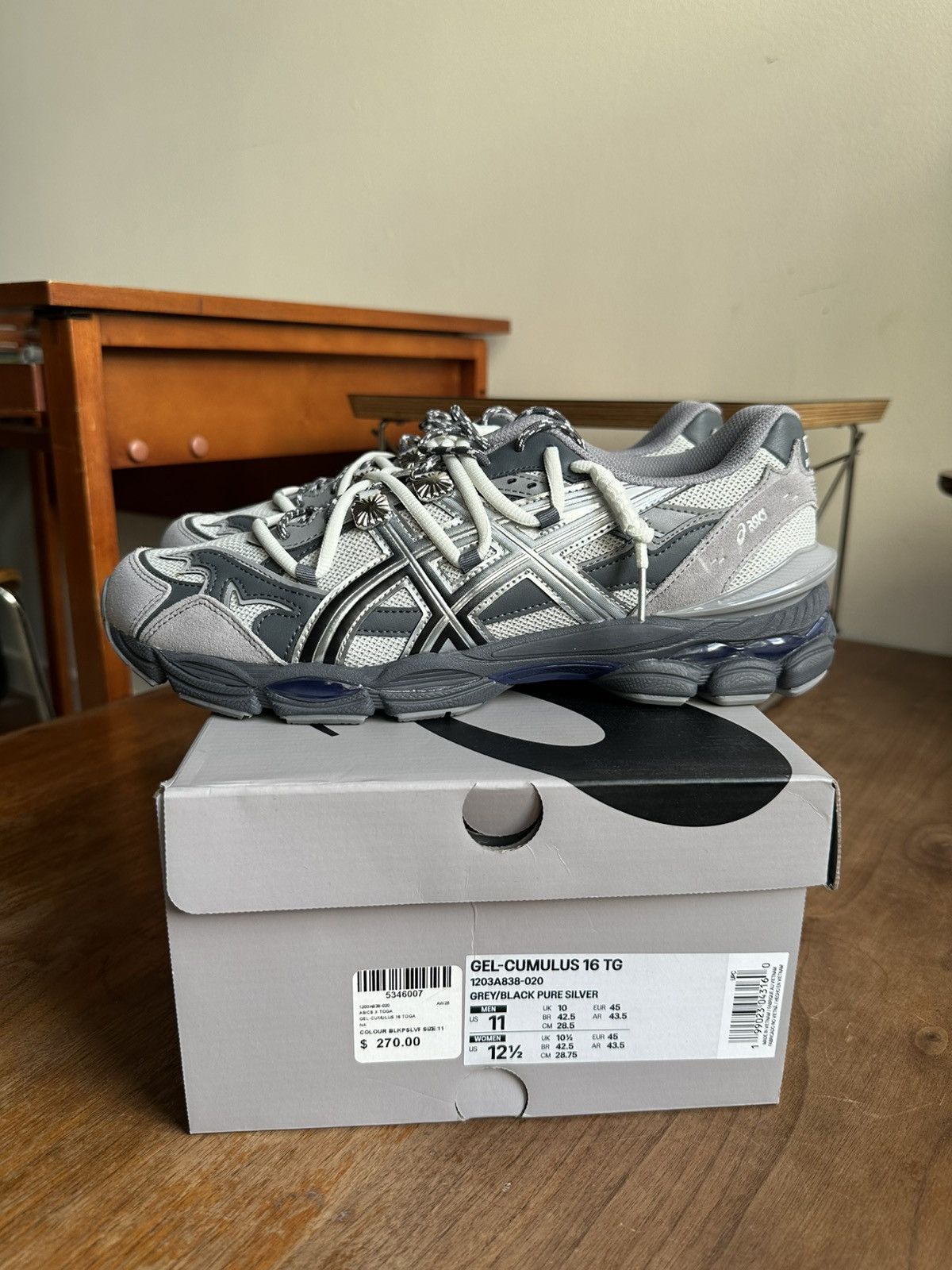 Asics ASICS x Toga Virilis Archive Cumulus 16 Size US 11 / EU 44 - 2 Thumbnail