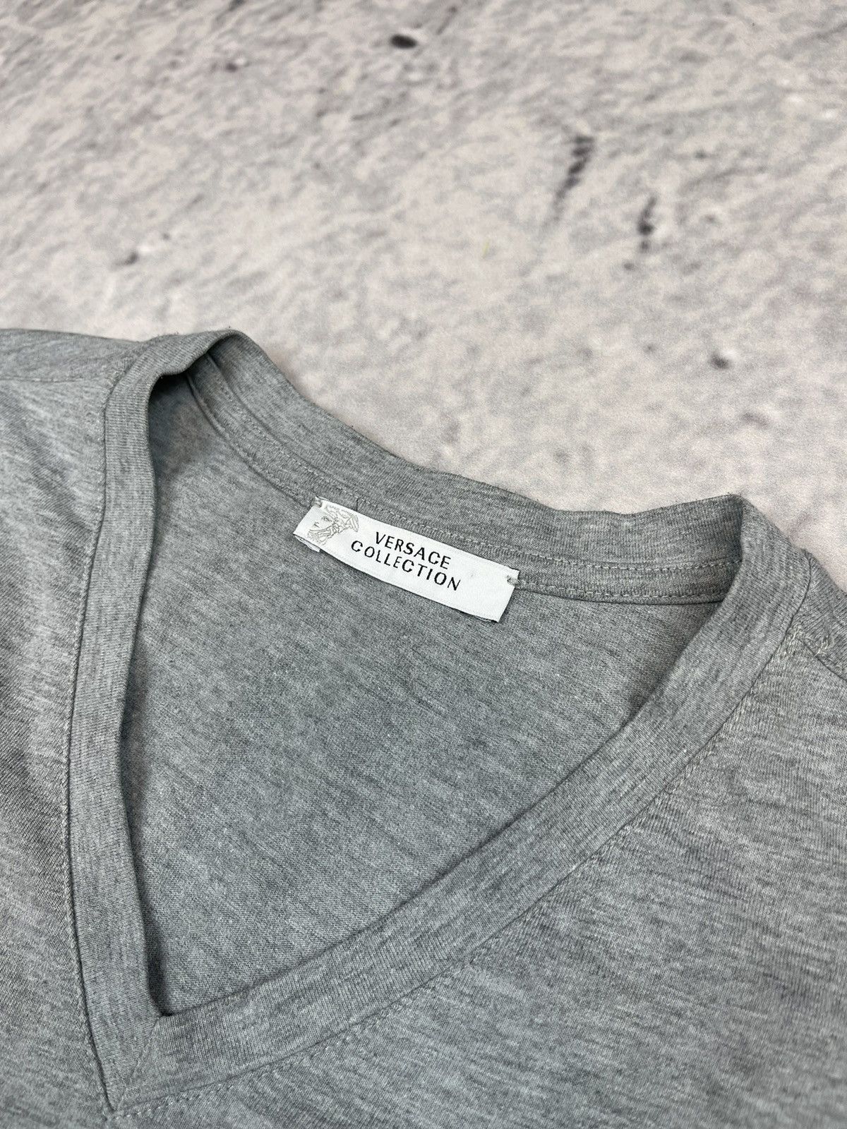 Versace Versace luxury tee mini logo grey Size US M / EU 48-50 / 2 - 4 Thumbnail