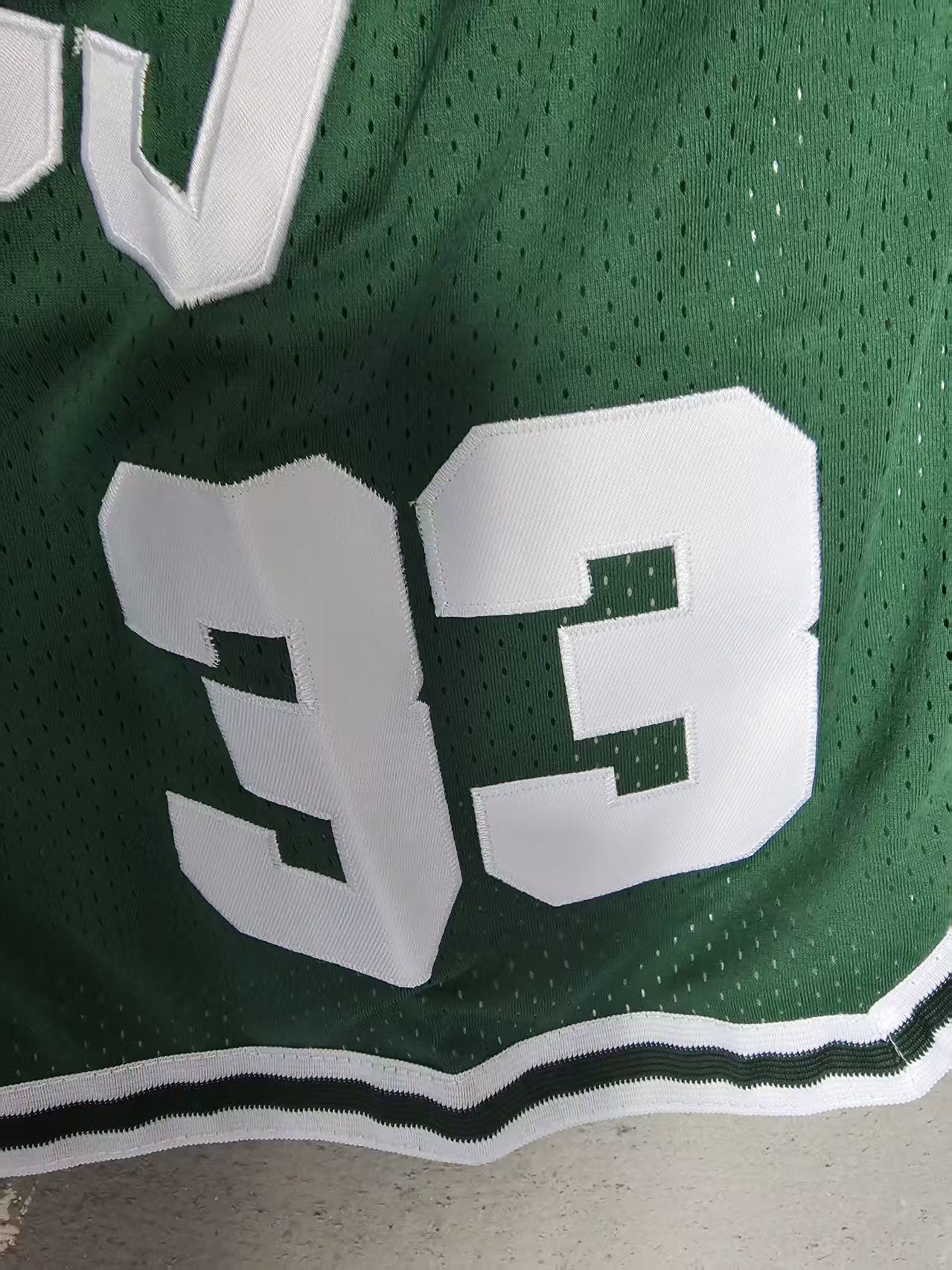 NBA Boston Celtics 33 Larry Bird Short XL Size US 36 / EU 52 - 7 Thumbnail