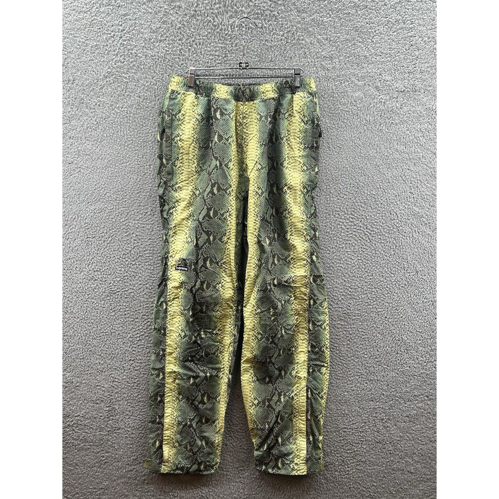 Supreme Supreme North Face Snakeskin Taped Seam Pants Green Medium Size US 34 / EU 50 - 1 Thumbnail