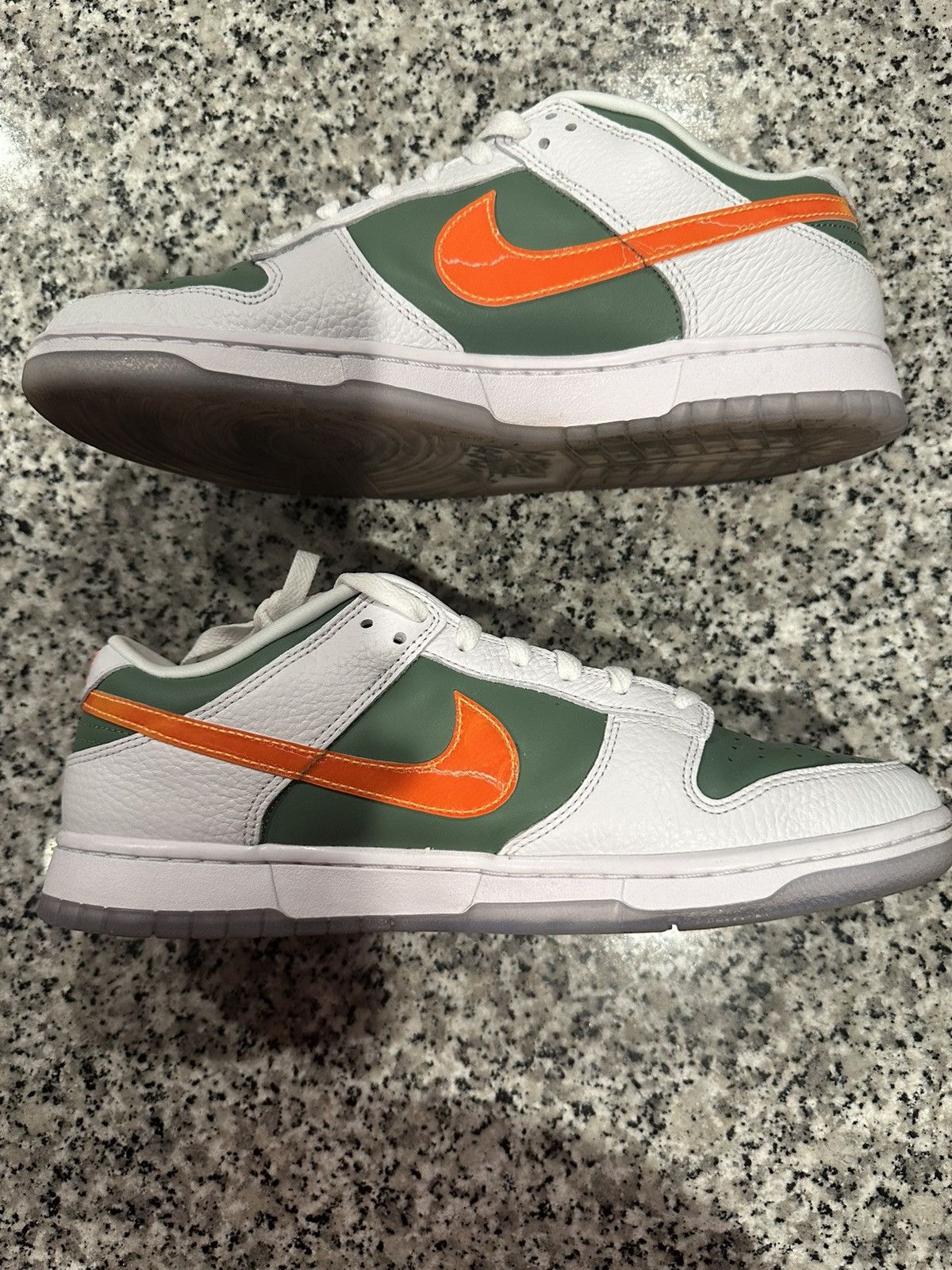 Nike Nike Dunk Low SE Size US 10.5 / EU 43-44 - 2 Thumbnail