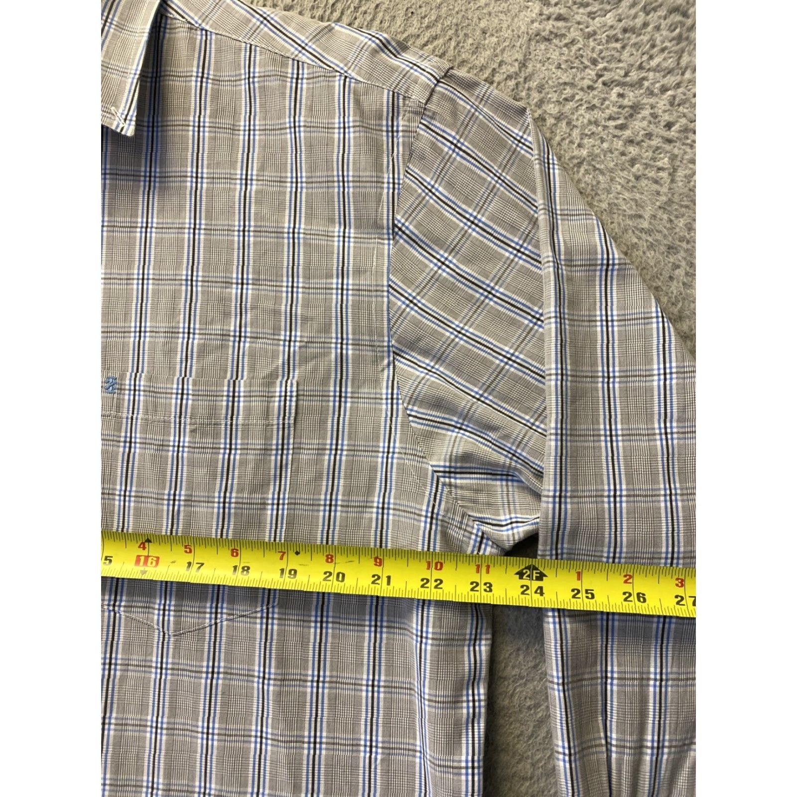 Izod IZOD Button-Up Shirt Men L Gray Plaid Casual Classic 162-11 Size US L / EU 52-54 / 3 - 6 Thumbnail