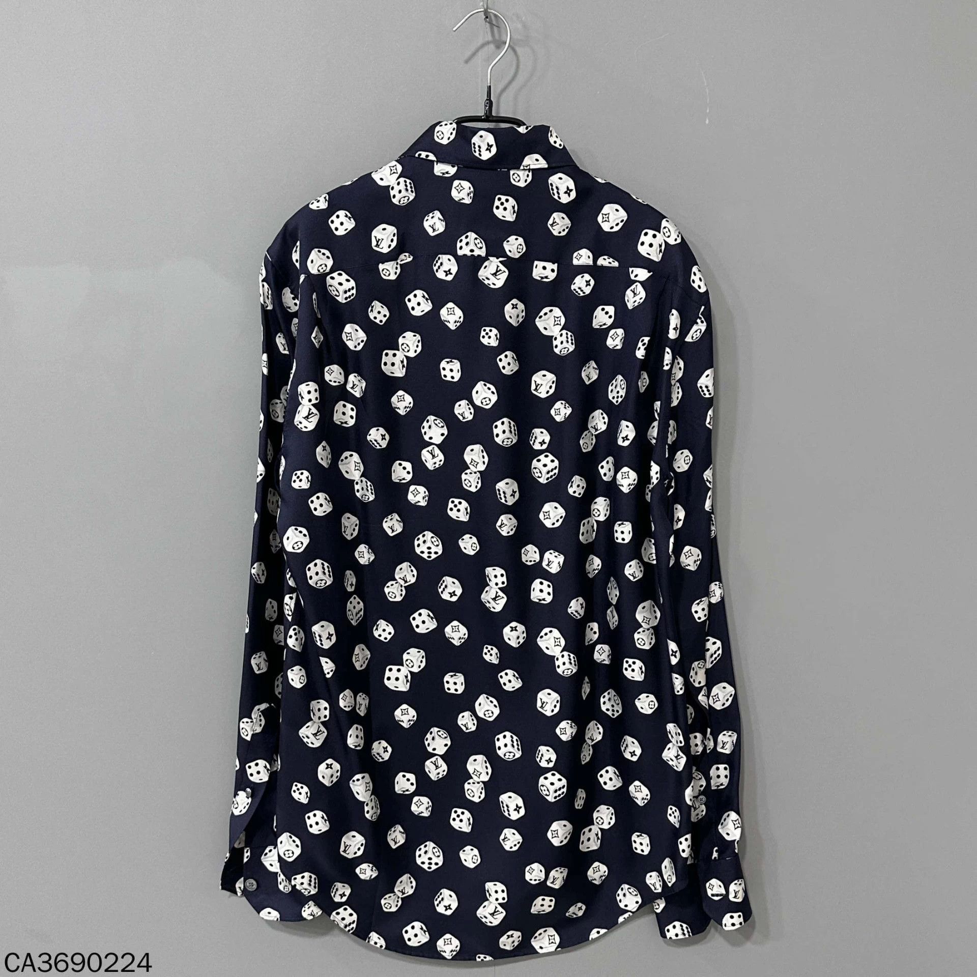 Louis Vuitton LV dice all over print shirt S Size US S / EU 44-46 / 1 - 3 Thumbnail