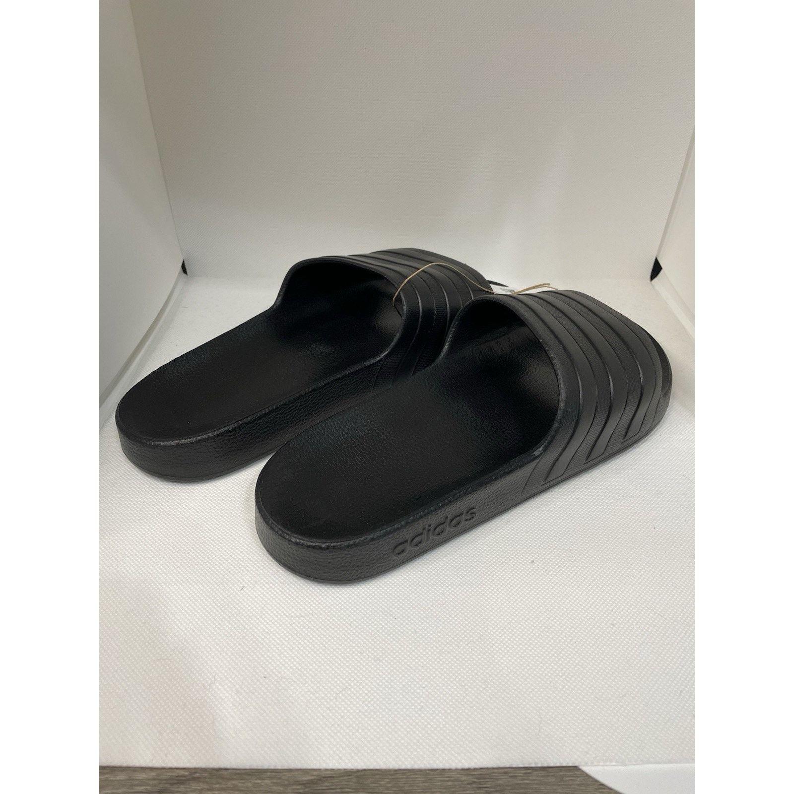 Adidas Adidas Adilette Aqua Slides BNWT Mens 11 Blk/Blk/Blk Size US 11 / EU 44 - 5 Thumbnail