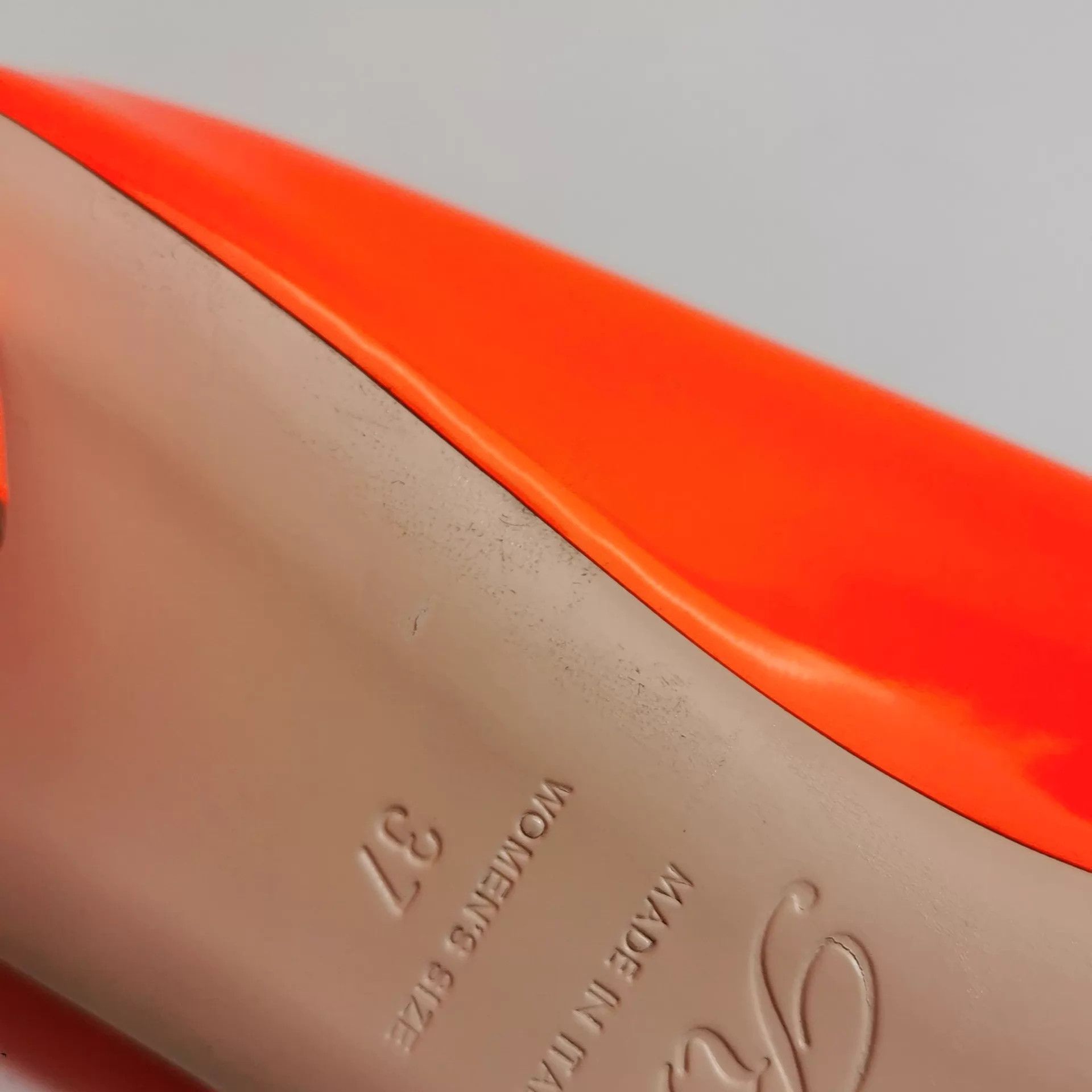 Roger Vivier Roger Vivier Authentic Pumps 37 Size US 6.5 / IT 36.5 - 8 Thumbnail