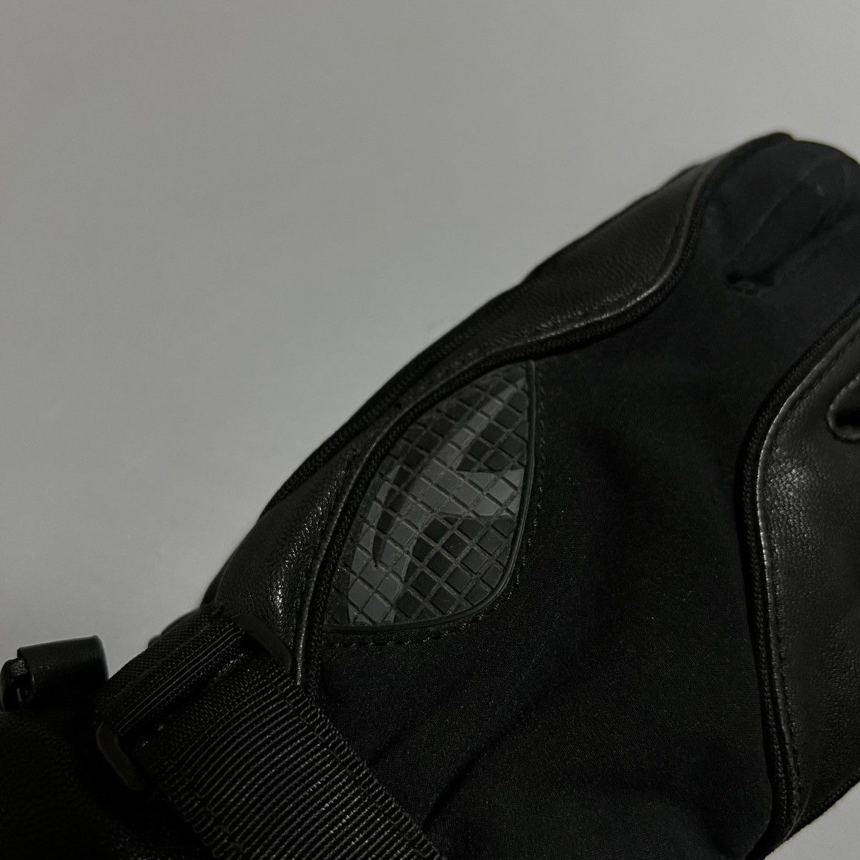 KJUS KJUS Ski Snowboard Gloves PrimaLoft Leather Black Size ONE SIZE - 12 Thumbnail