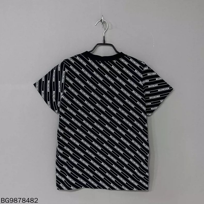 Balenciaga Balenciaga Short sleeves with full logo on bullet screen Size US M / EU 48-50 / 2 - 2 Thumbnail