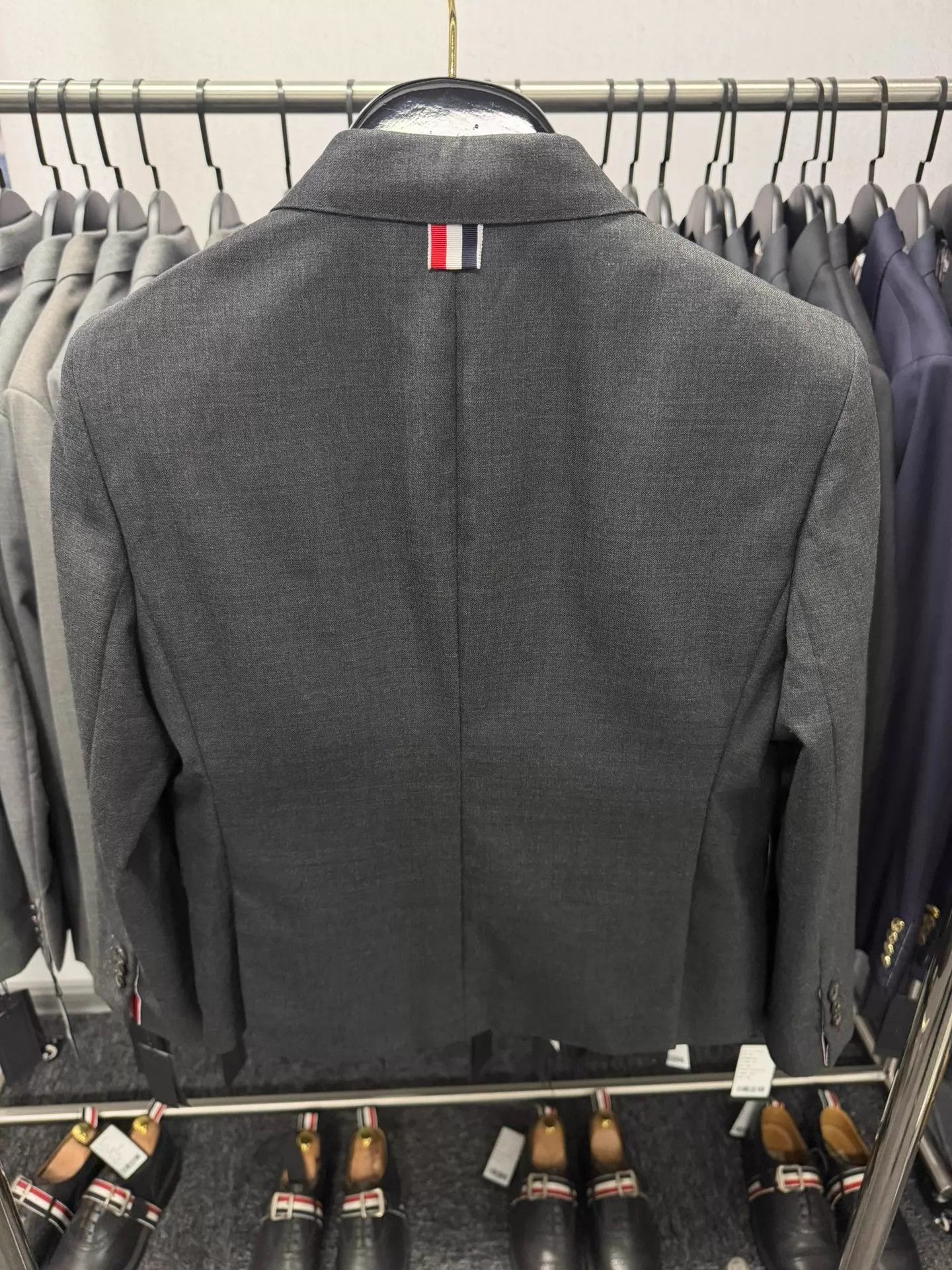 Thom Browne Thom Browne Women's Classic Short Charcoal Gray Blazer Size M / US 6-8 / IT 42-44 - 2 Thumbnail