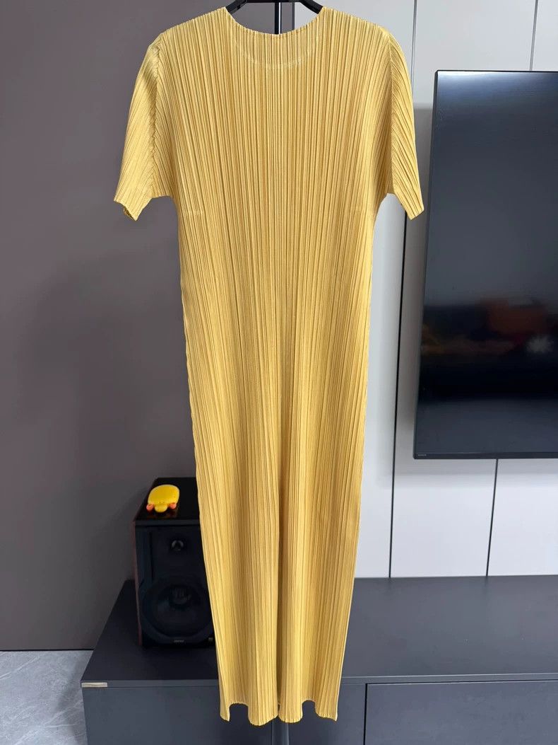 Issey Miyake Issey Miyake size:2 Beige short-sleeved dress Size S / US 4 / IT 40 - 2 Thumbnail