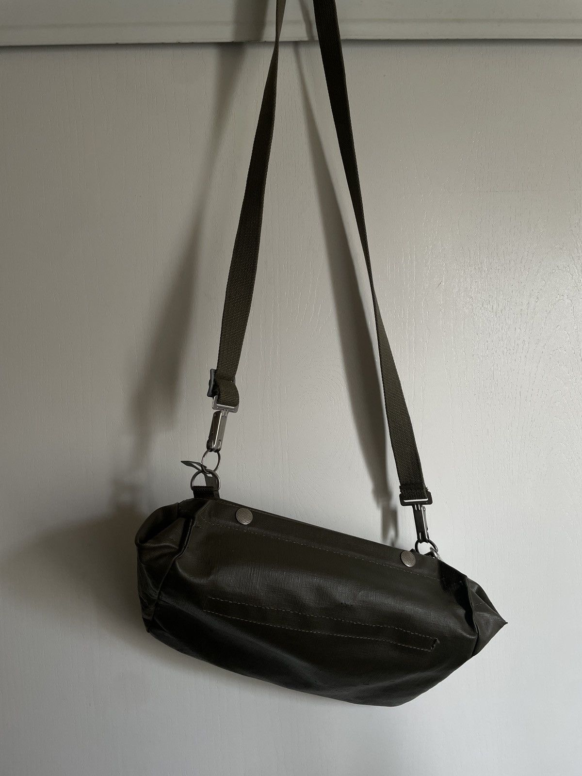 Other Vintage Military Rubber Crossbody Small Bum Bag Olive Green Size ONE SIZE - 1 Thumbnail