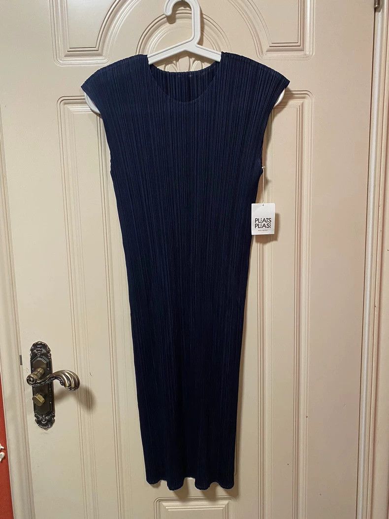 Issey Miyake Issey Miyake size:2 Deep blue iridescent dress Size S / US 4 / IT 40 - 1 Thumbnail