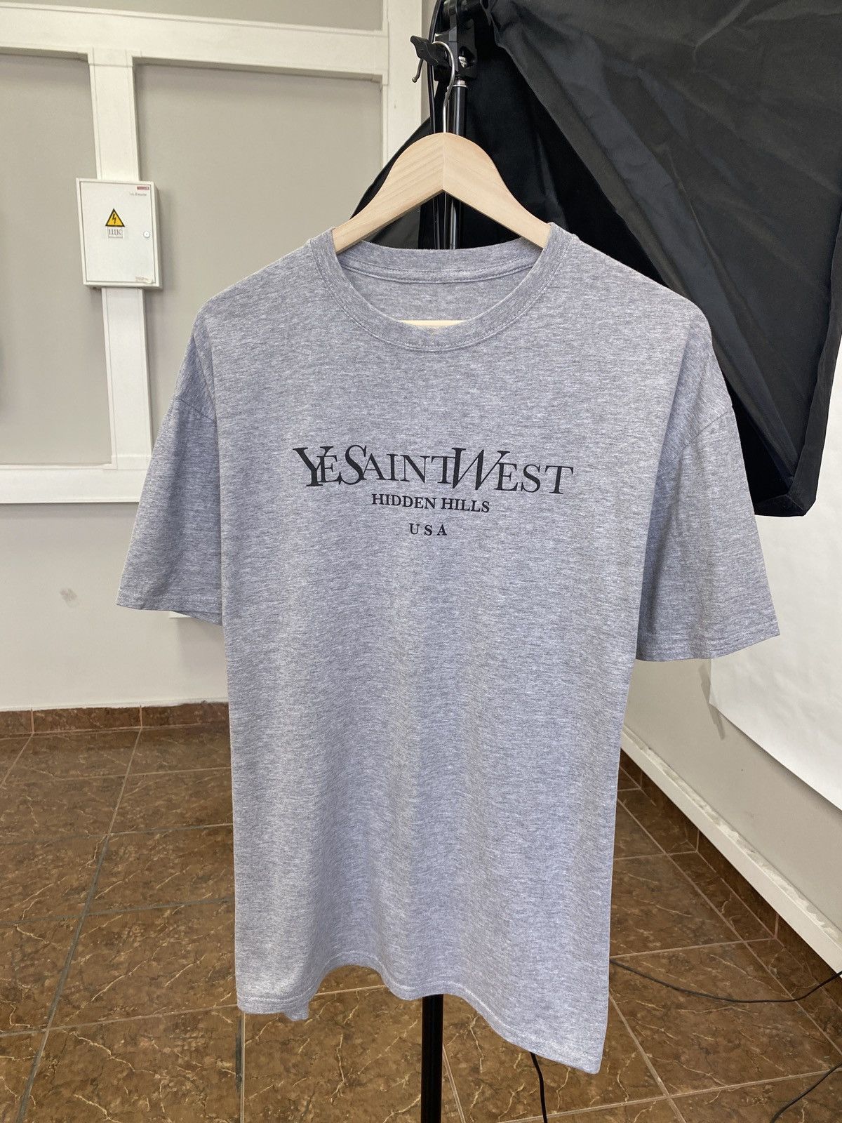 4GSELLER Ye Saint West Hidden Hills USA Kanye West Print logo Size US L / EU 52-54 / 3 - 1 Thumbnail