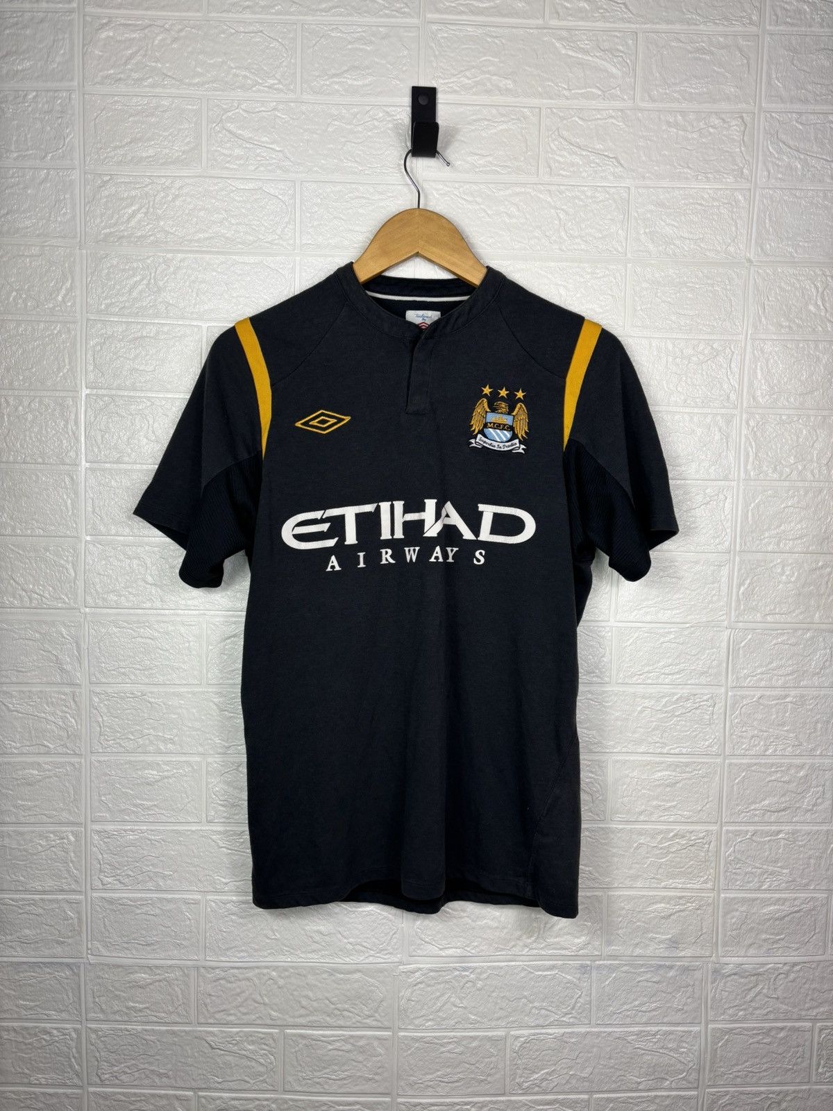 Umbro MANCHESTER CITY 2009 2010 JERSEY UMBRO MEN #25 ADEBAYOR Size US S / EU 44-46 / 1 - 2 Thumbnail