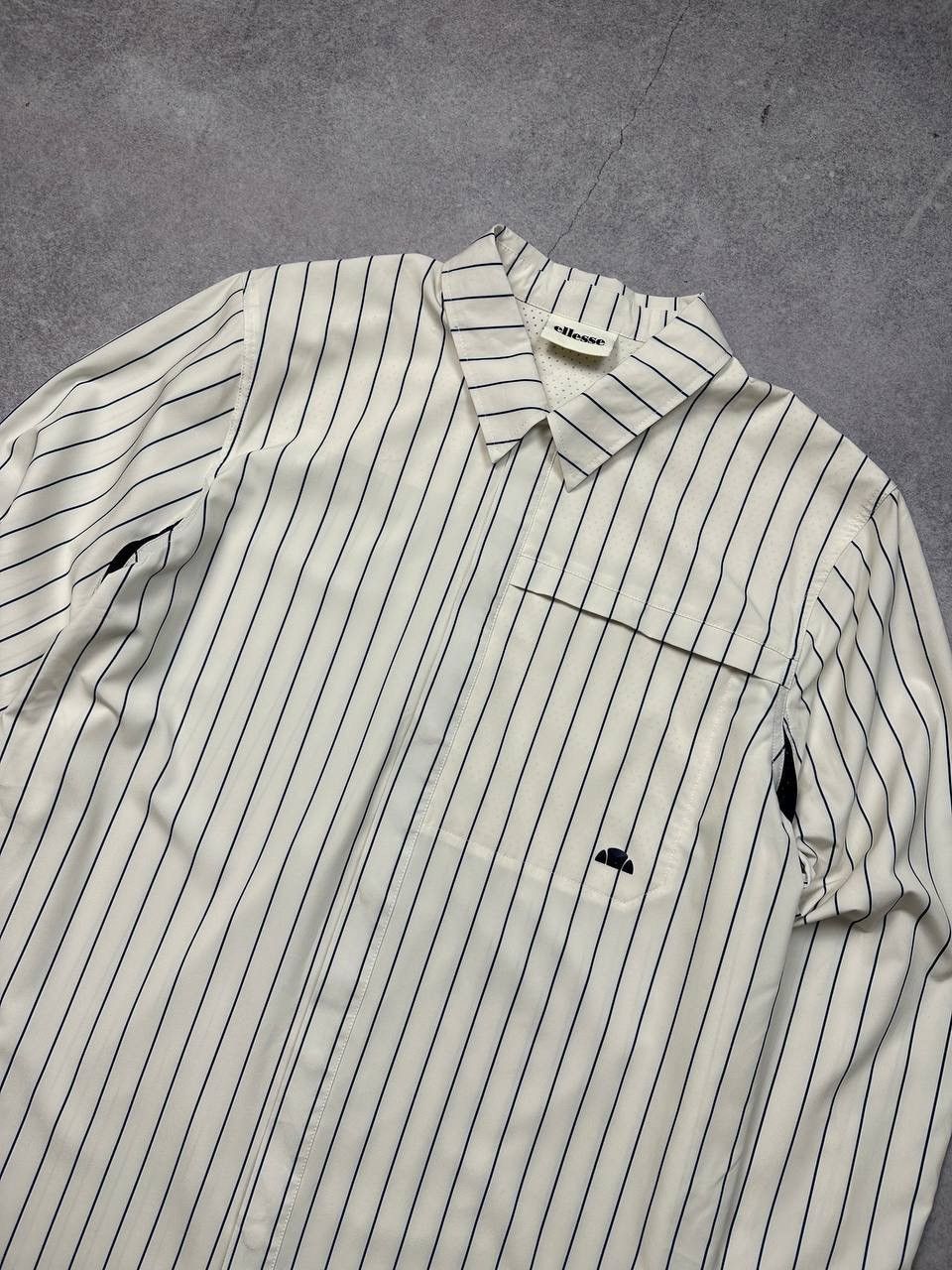 Ellesse Vintage Ellesse Shirt, Size M – Classic 90s Sportswear Size US M / EU 48-50 / 2 - 2 Thumbnail