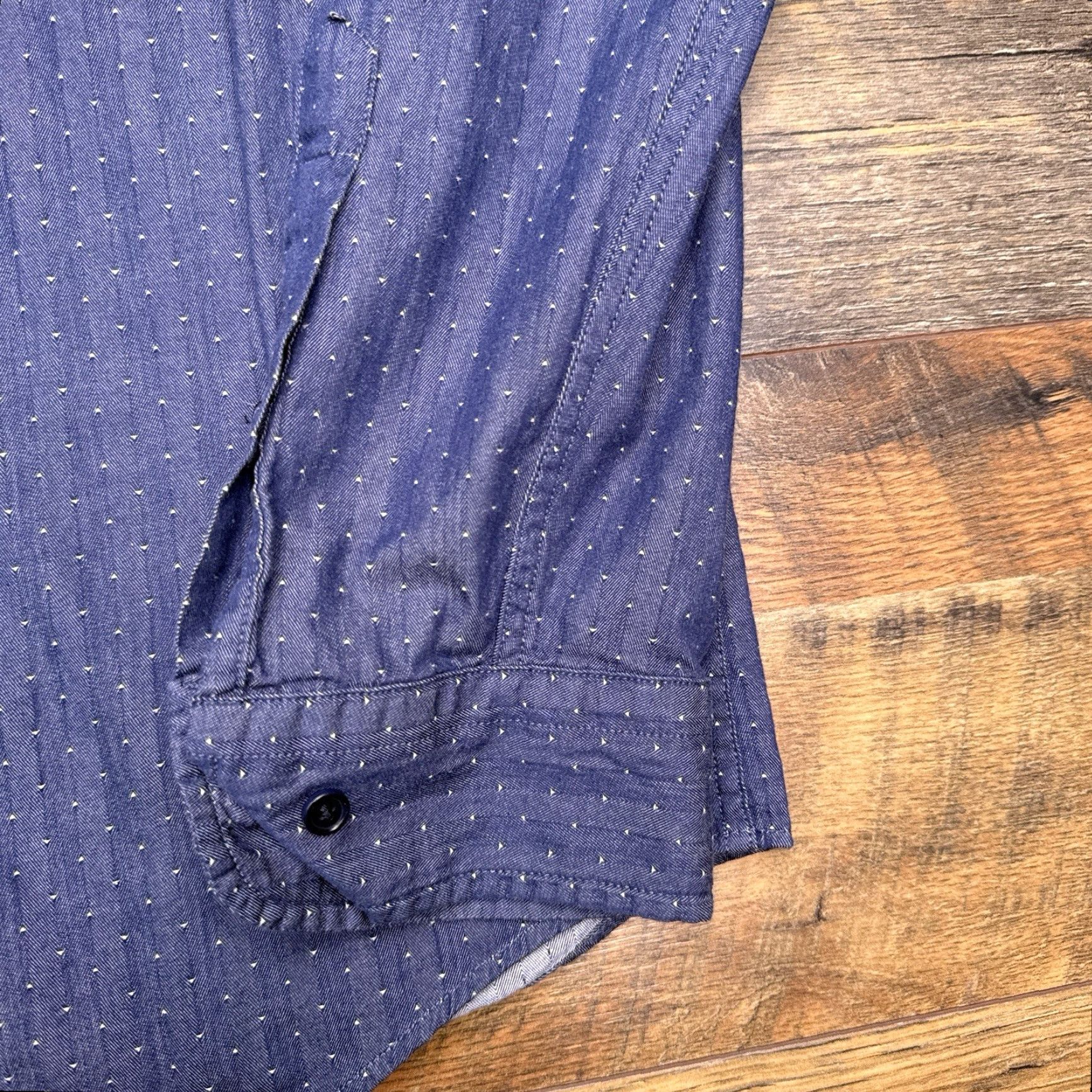 Banana Republic Banana Republic Slim Fit Shirt Mens XL Blue Chambray Button-Up Size US XL / EU 56 / 4 - 6 Thumbnail