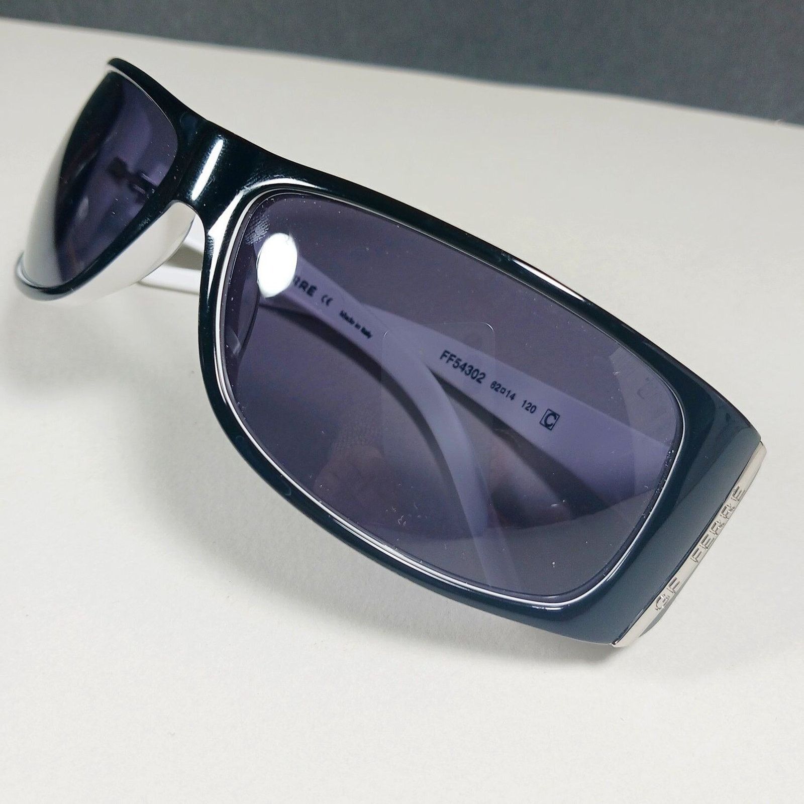 Designer × GF Ferre GF Ferre FF54302 White/Black Subtle Designer Wrap Sunglasses Size ONE SIZE - 4 Thumbnail