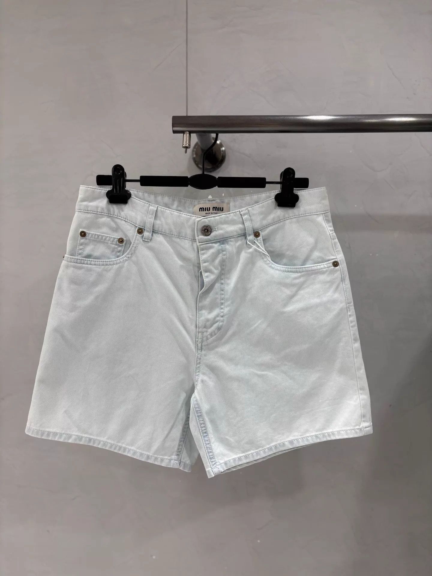 Miu Miu MIU MIU Washed Blue Denim Shorts 25 Low Pocket Logo Size 25" / US 0 / IT 36 - 1 Thumbnail