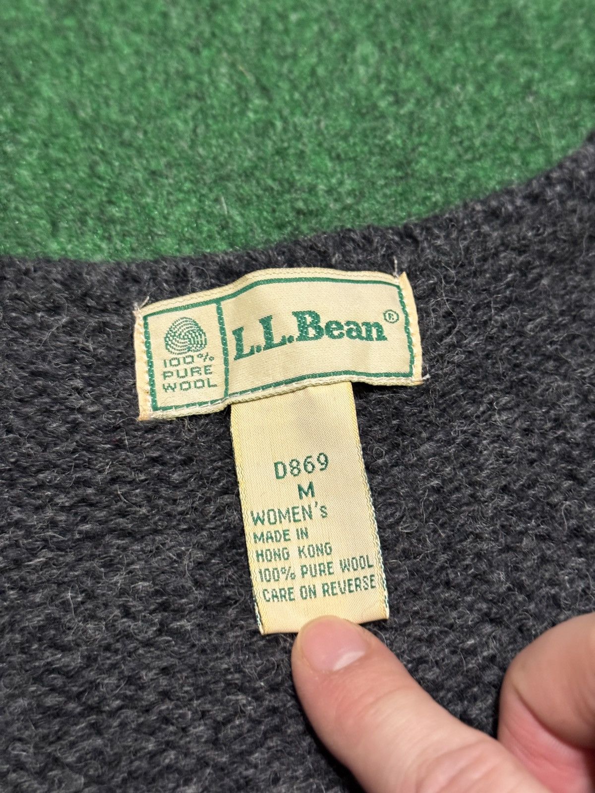 L.L. Bean Vintage L.L. Bean Med Gray Wool Sleeveless Cardigan Sweater Size M / US 6-8 / IT 42-44 - 3 Thumbnail