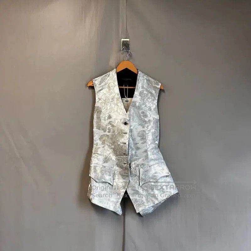 Louis Vuitton Louis Vuitton Silver Nylon Women's Jacket . Size M / US 6-8 / IT 42-44 - 1 Thumbnail