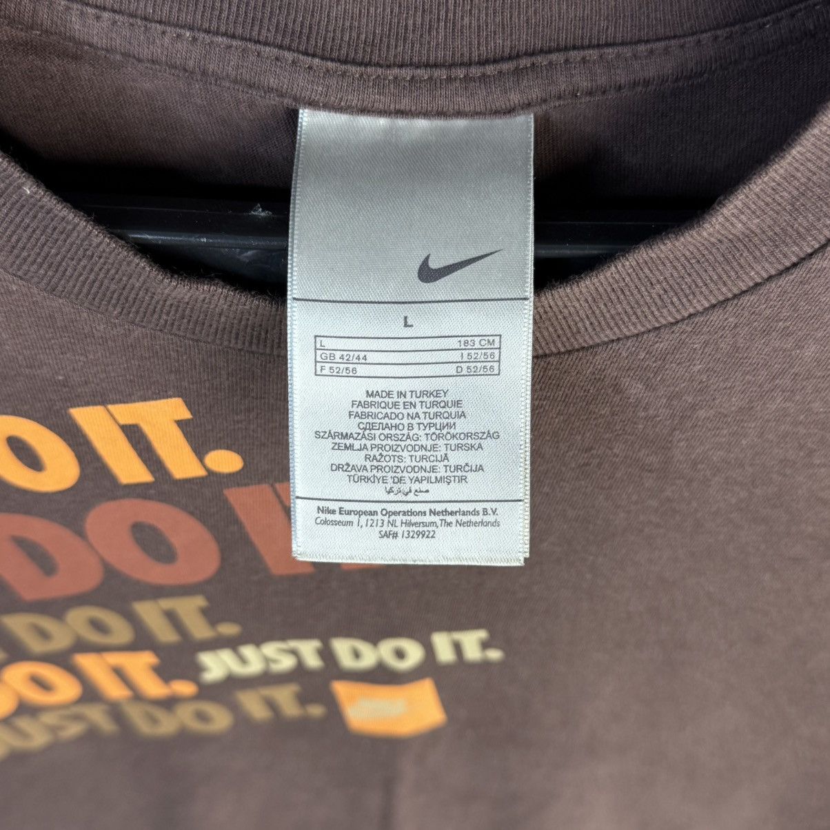 Nike Y2k Vintage Nike T-Shirt big logo brown Size US L / EU 52-54 / 3 - 3 Thumbnail