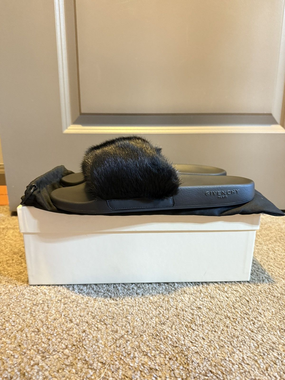 Givenchy Black Givenchy mink fur slides Size US 12 / EU 45 - 6 Thumbnail