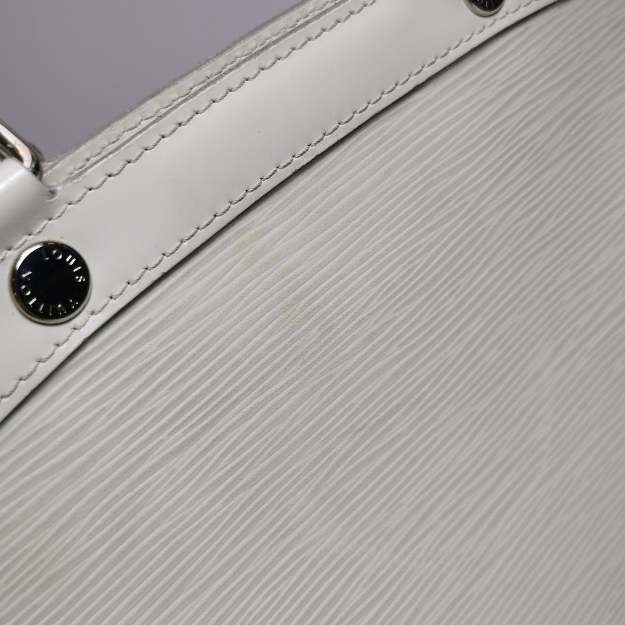 Louis Vuitton Louis Vuitton (LV) Brea doctor bag medium cowhide water rip Size ONE SIZE - 5 Thumbnail