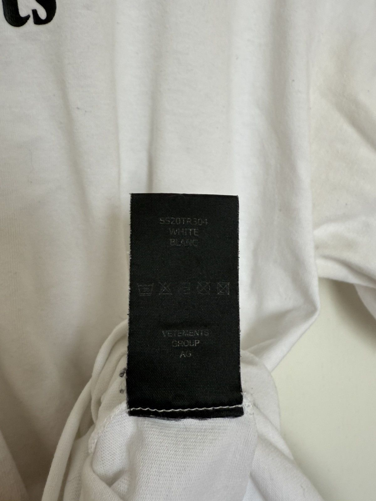 Vetements Vetements priority mail t shirt white Size US M / EU 48-50 / 2 - 8 Thumbnail