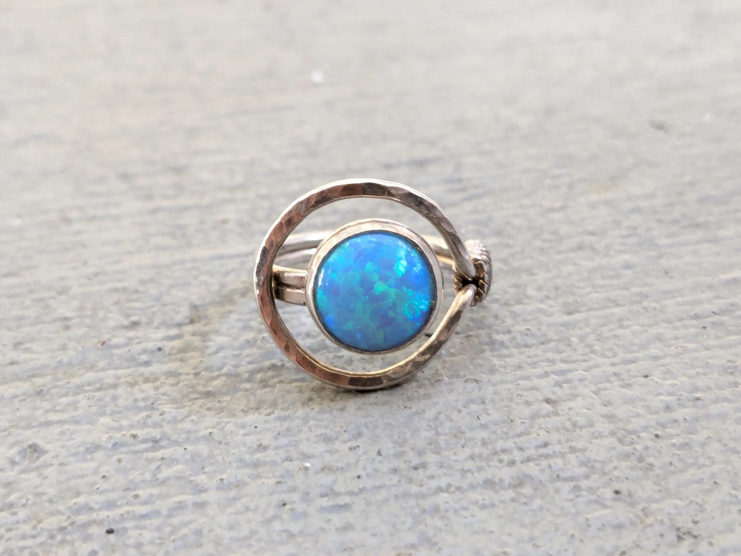 Jewelry Vintage Sterling Silver Ring Blue Opal 6 Round Blue Modern Size ONE SIZE - 7 Thumbnail