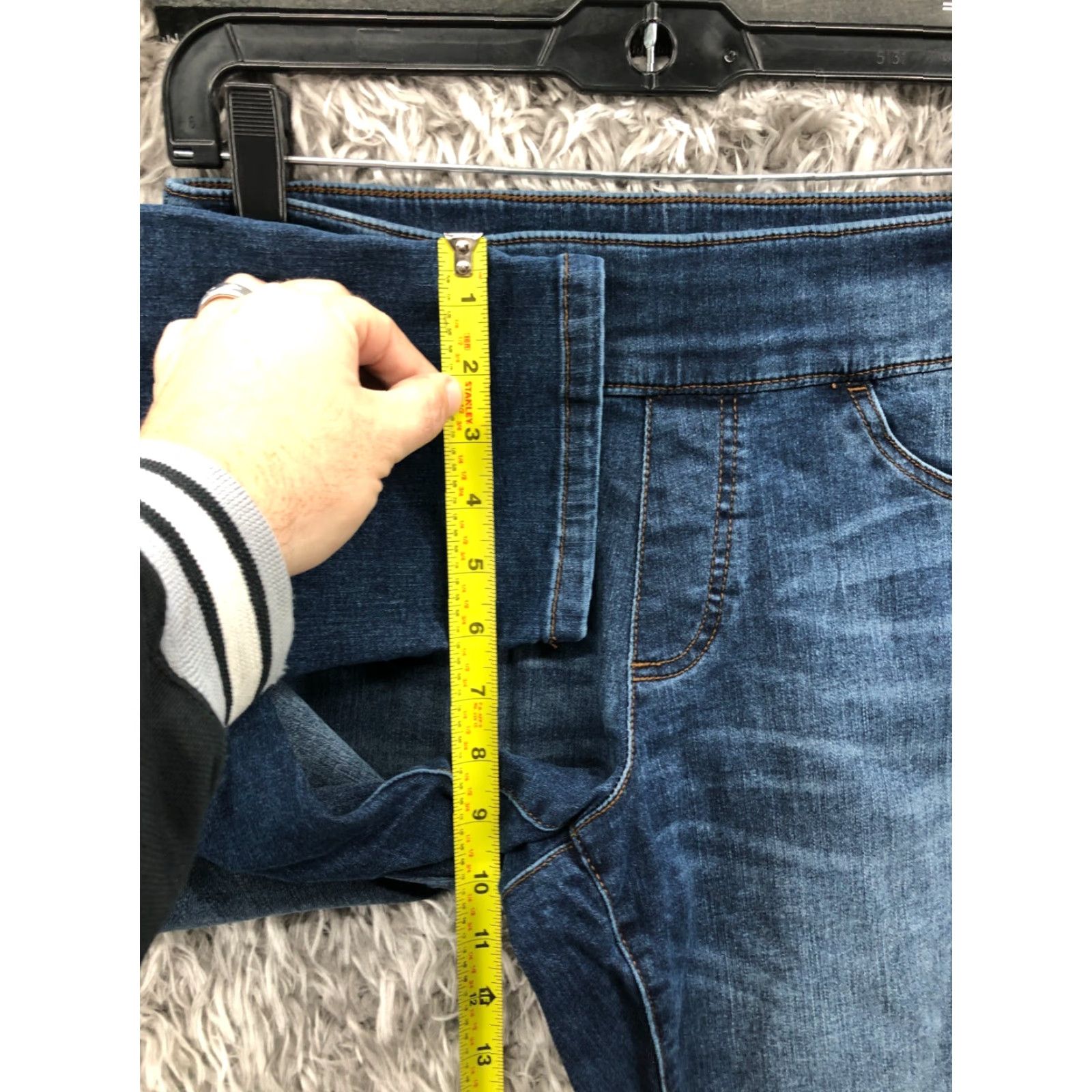 Vera Wang Vera Wang Jegging Capri Size 8 Womens Mid Rise Dark Wash Blue Denim Size 30" / US 8 / IT 44 - 4 Thumbnail