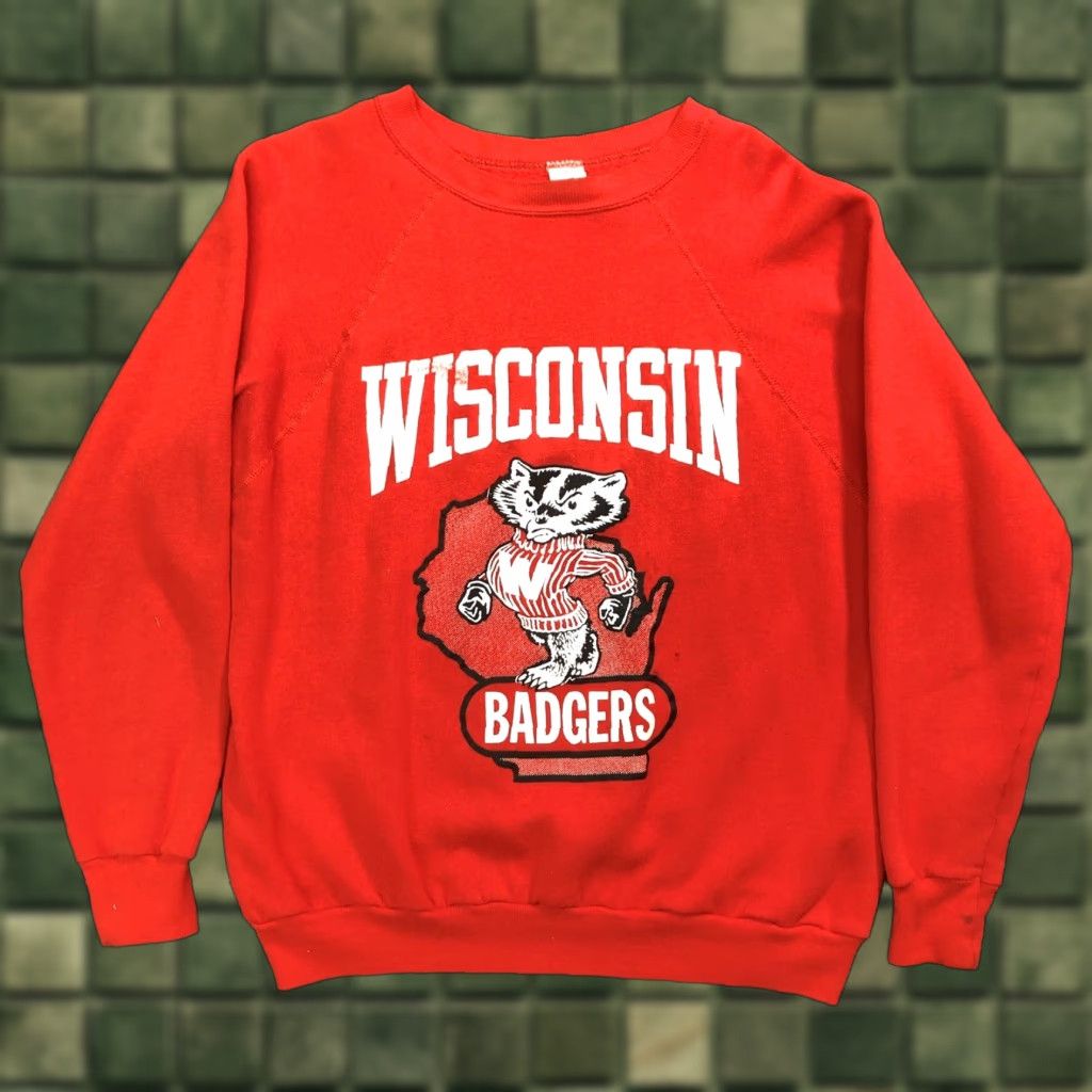 NCAA VINTAGE Wisconsin Badgers Raglan Sweatshirt 80’s College NCAA Sports Football Shirt Mens Large Red Size US L / EU 52-54 / 3 - 1 Thumbnail