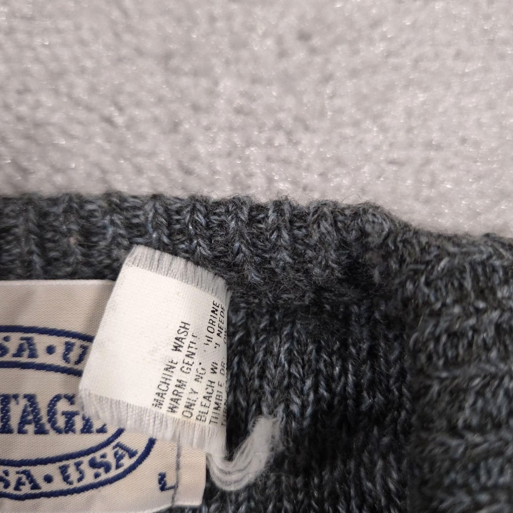 Vintage VINTAGE Heritage Sweater Mens Large Gray V-Neck Stripe Acrylic Wool Made USA 90s Mens Large Gray Stripe V-Neck Knit Pullover Size US L / EU 52-54 / 3 - 6 Thumbnail