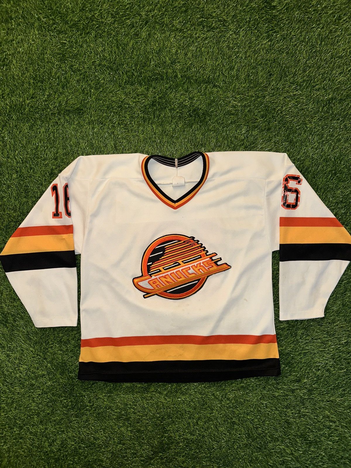 NHL Vintage CCM nhl vancouver canucks flying skate trevor linden Size US L / EU 52-54 / 3 - 1 Thumbnail