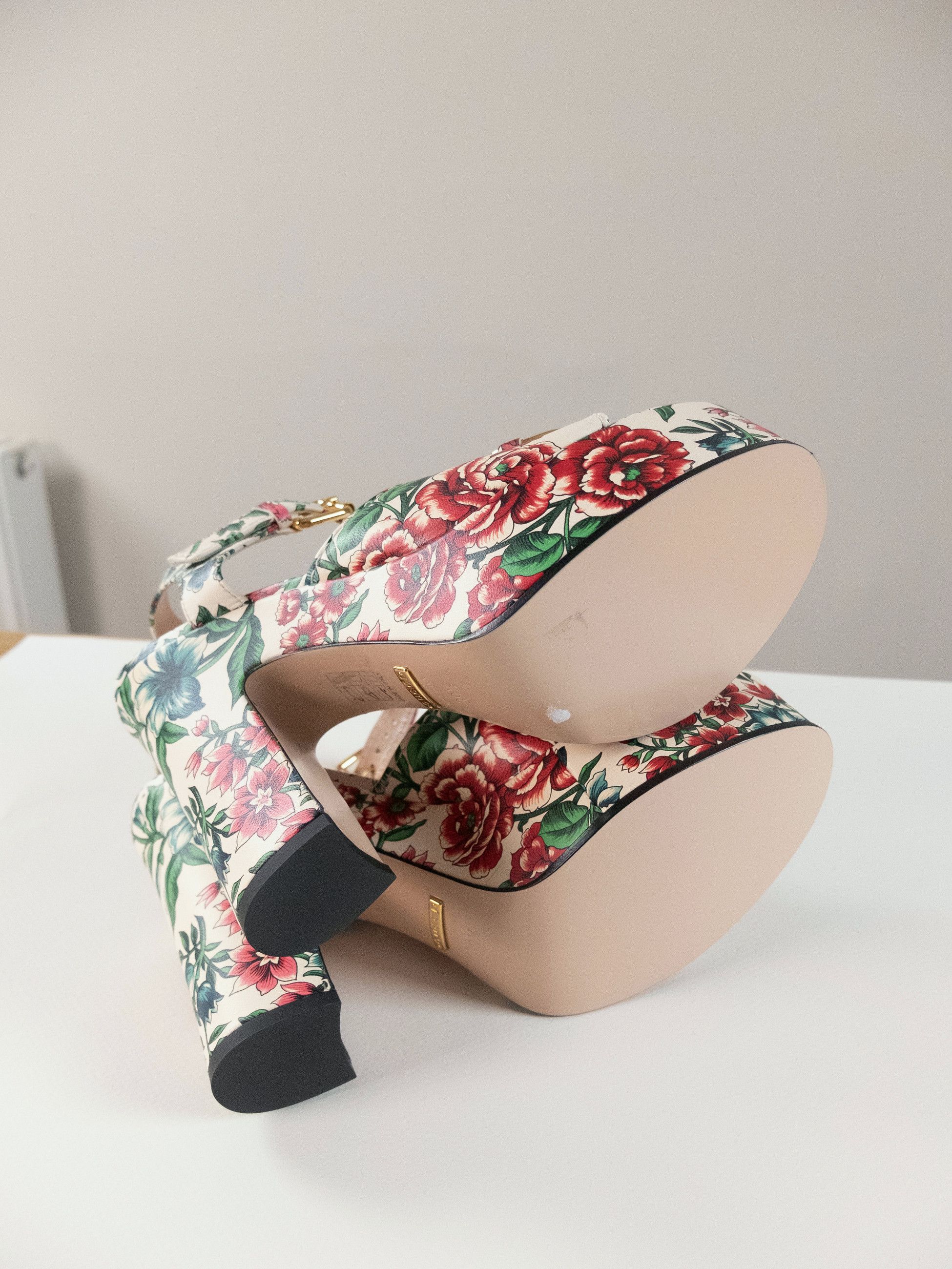 Gucci GUCCI Charlotte white floral print horsebit platform sandals Size US 9.5 / IT 39.5 - 9 Thumbnail