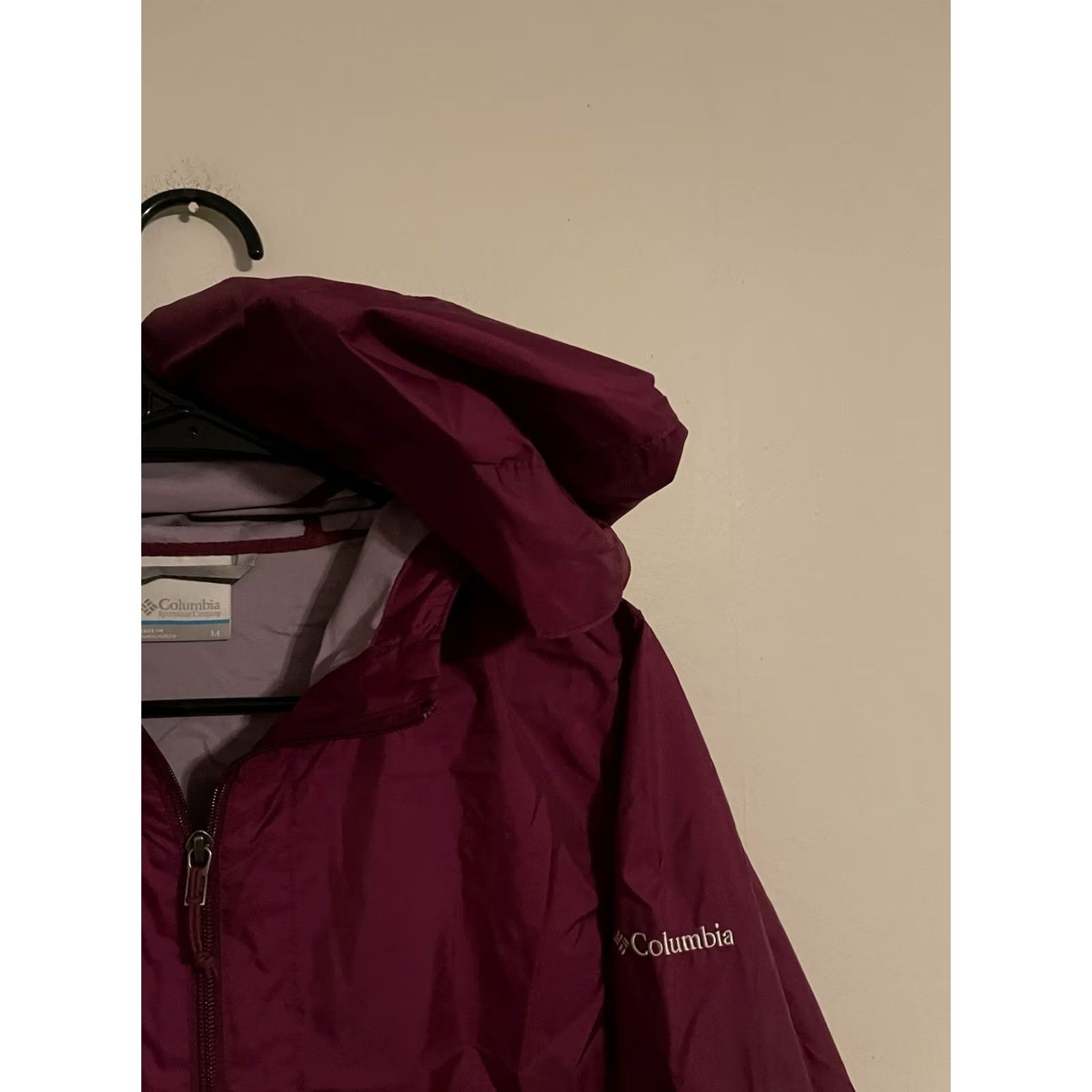 Vintage VINTAGE? No — Columbia Switchback Hooded Packable Jacket Windbreaker Magenta Purple - Men's M Jacket Size US M / EU 48-50 / 2 - 2 Thumbnail