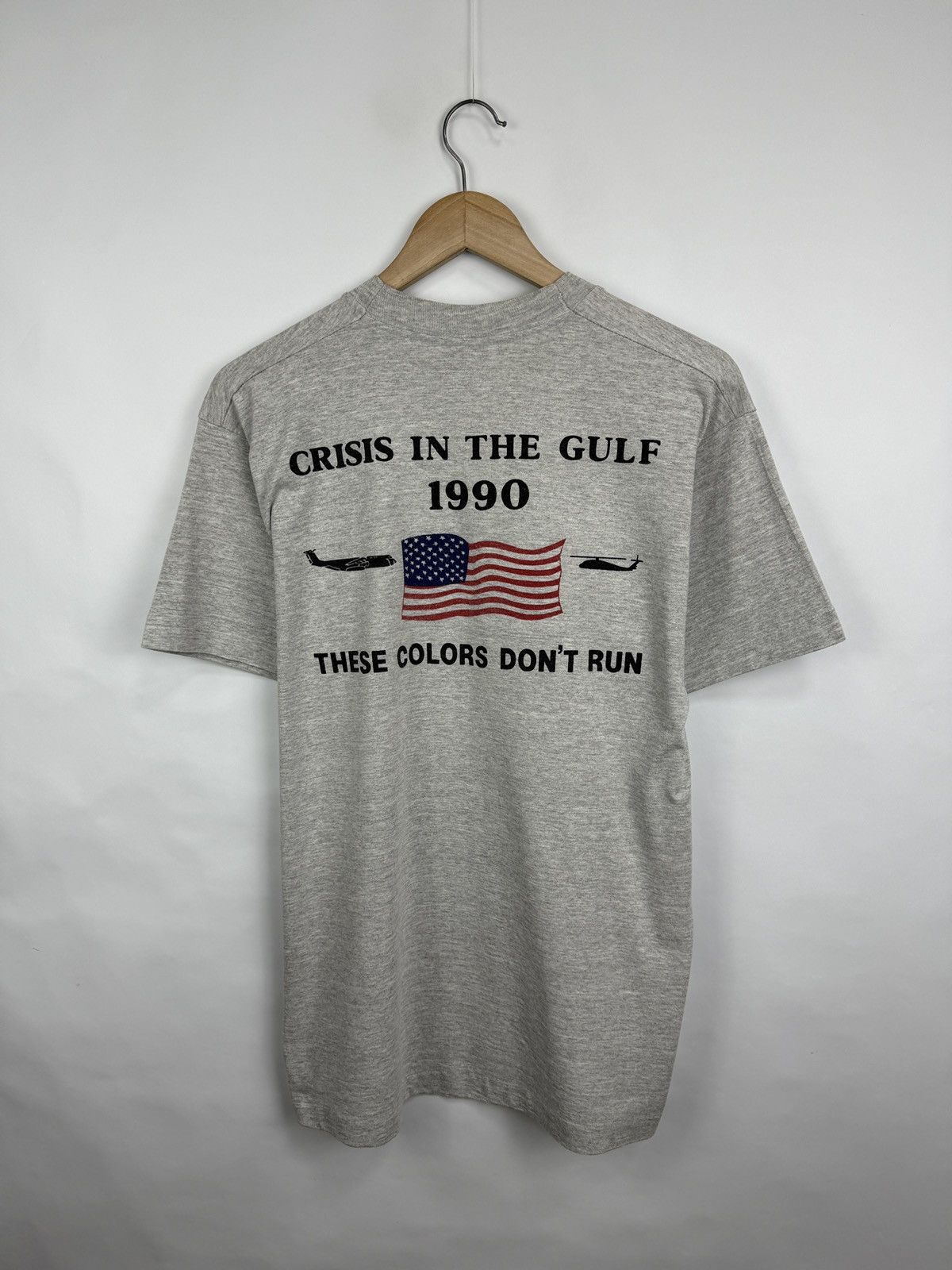 Vintage 🇺🇸 Vintage 1990 Operation Desert Shield Crisis in the Gulf Te Size US L / EU 52-54 / 3 - 9 Thumbnail
