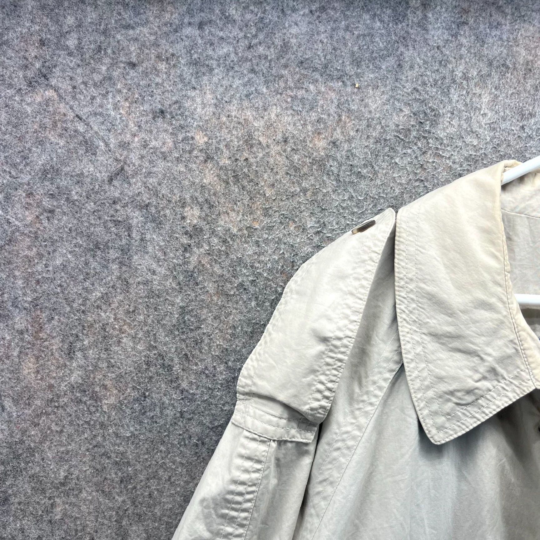 Bugatti Bugatti Trench Coat Mens 36S Beige Long Coat Button Front Belted Regular Fit Jacket/Coat Vintage No Size US XXS / EU 40 - 7 Thumbnail