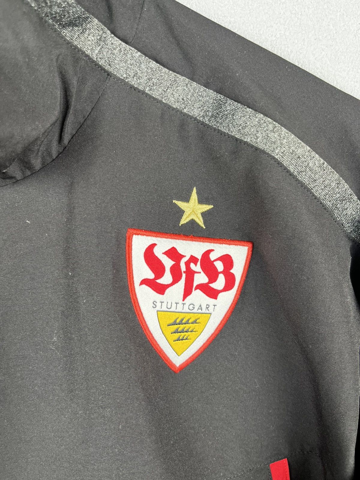 Puma Puma VfB Stuttgart Mens Training jacket mercedes benz bank Size US XL / EU 56 / 4 - 4 Thumbnail