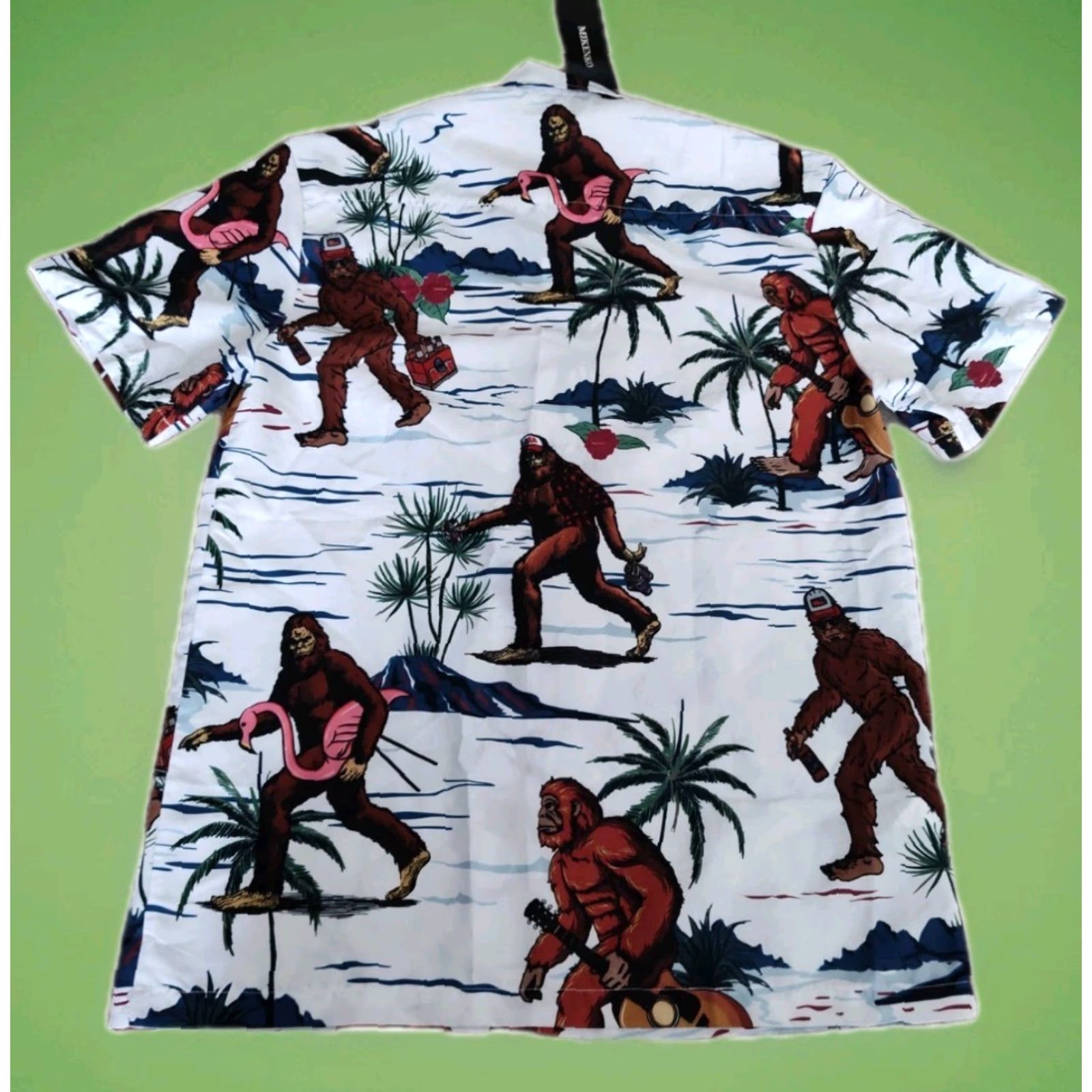 Vintage Hawaiian Mens Shirt Short Sleeve Button Up MIKENKO Sasquatch Funny Beach NWT S Size US S / EU 44-46 / 1 - 2 Thumbnail