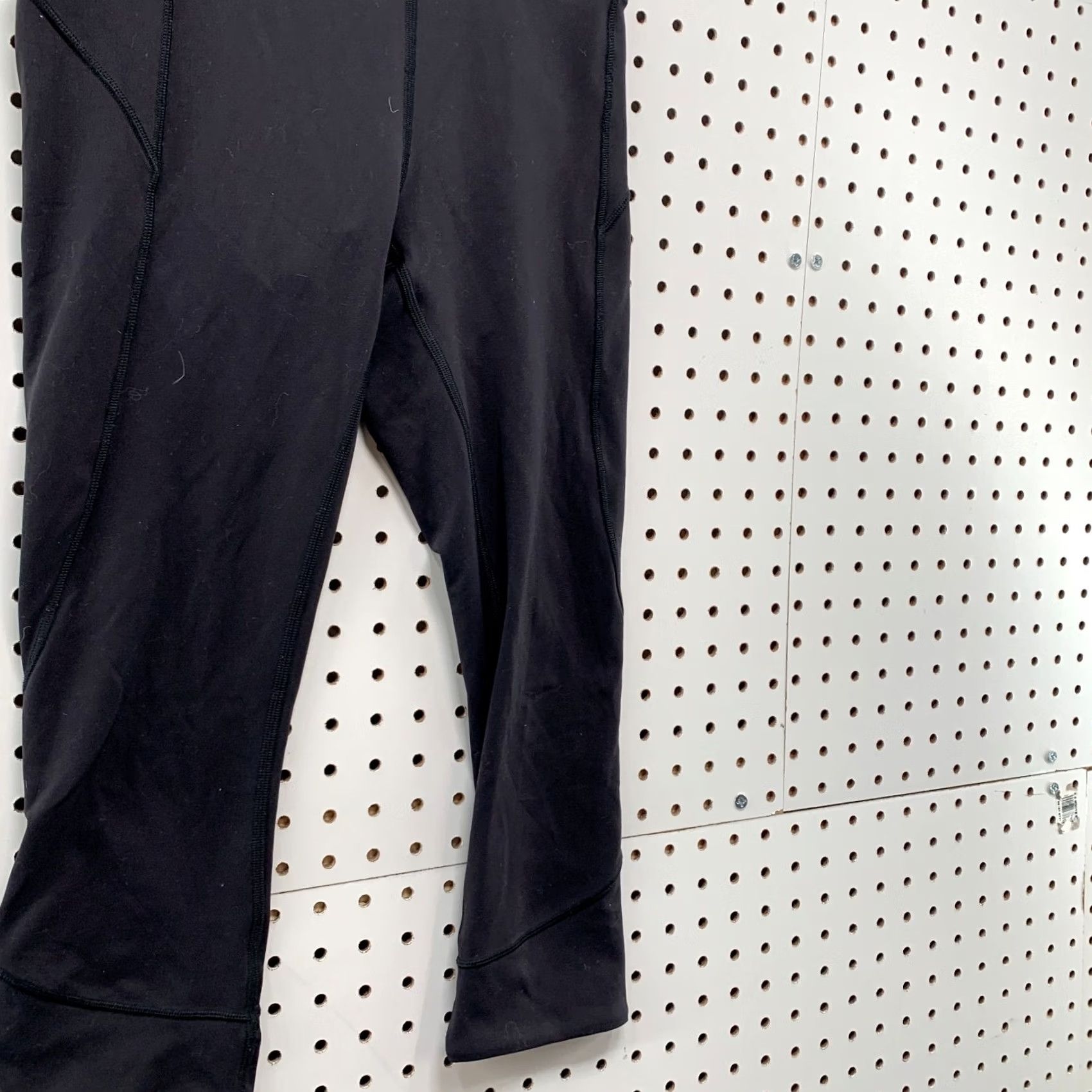 Lululemon Lululemon High Rise Crop Yoga Leggings Womens Size 4 Black 22x19.5 Size 27" / US 4 / IT 40 - 4 Thumbnail