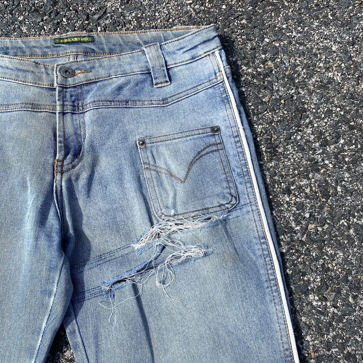 Japanese Brand Vintage Japanese Brand Distressed Flare Jeans Size US 31 - 5 Thumbnail