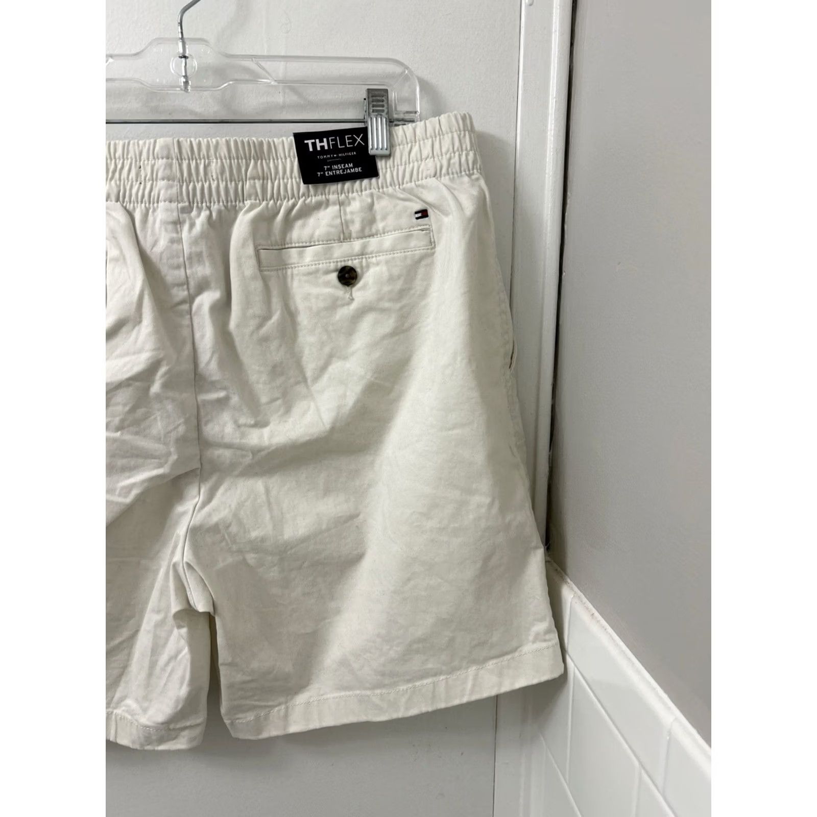 Tommy Hilfiger Tommy Hilfiger Shorts Mens XL White THFlex Pockets 7" Inseam NWT Slim Casual Chino Elastic Waist Button Front Logo Activ: Cream, Beige Size US 36 / EU 52 - 6 Thumbnail
