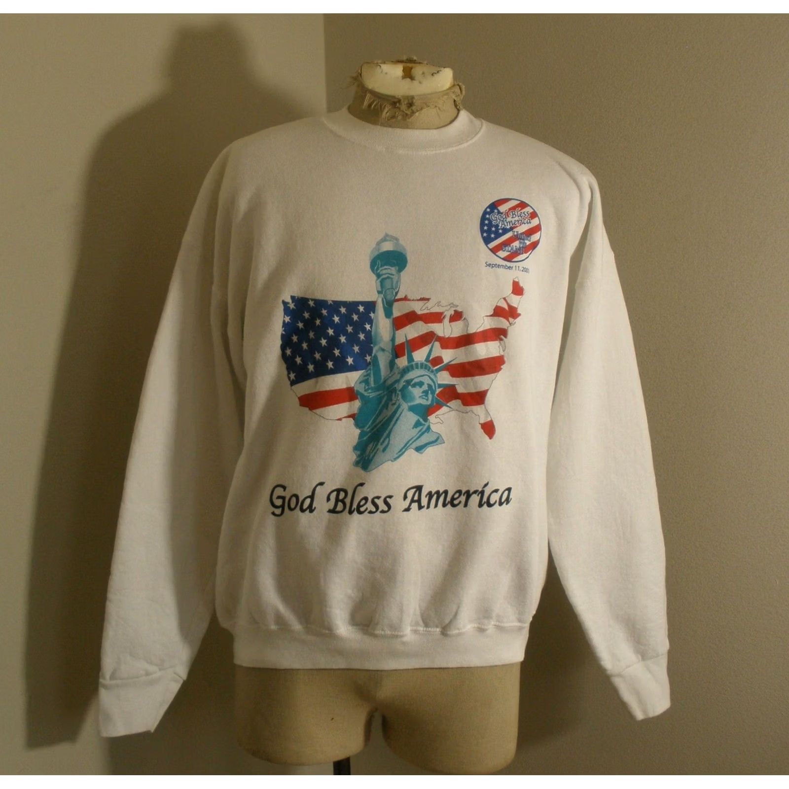 Fruit Of The Loom VINTAGE God Bless America Statue of Liberty Sept 11 2001 Sweatshirt XL White Fruit of the Loom Unisex Sweatshirt Size US XL / EU 56 / 4 - 2 Thumbnail
