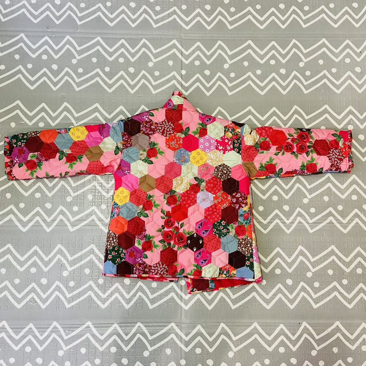 Vintage retro floral Hawaiian light puffer jacket coat