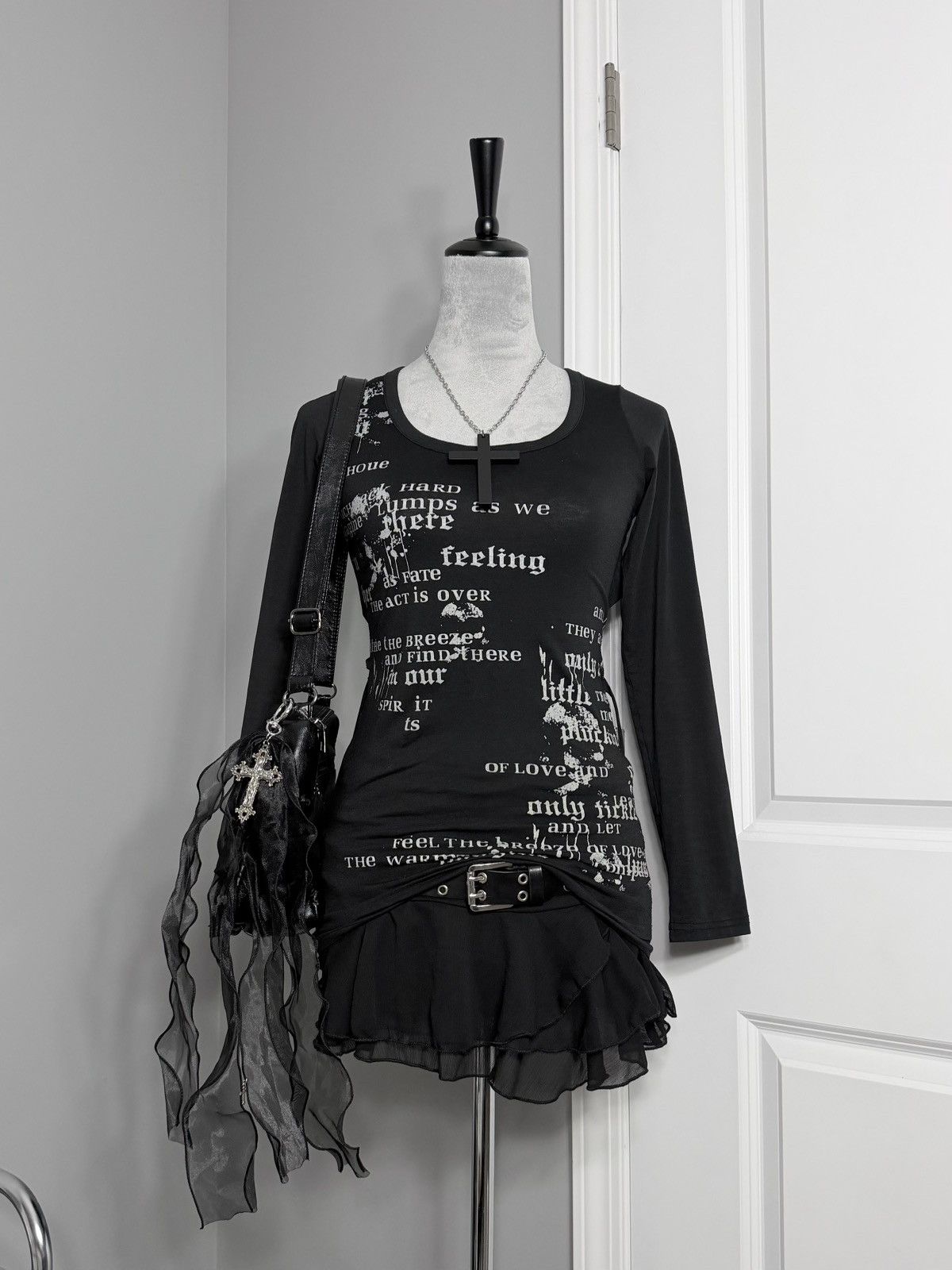 Japanese Brand Punk Distressed Spiderweb Graphic Longsleeve Top Size S / US 4 / IT 40 - 8 Thumbnail
