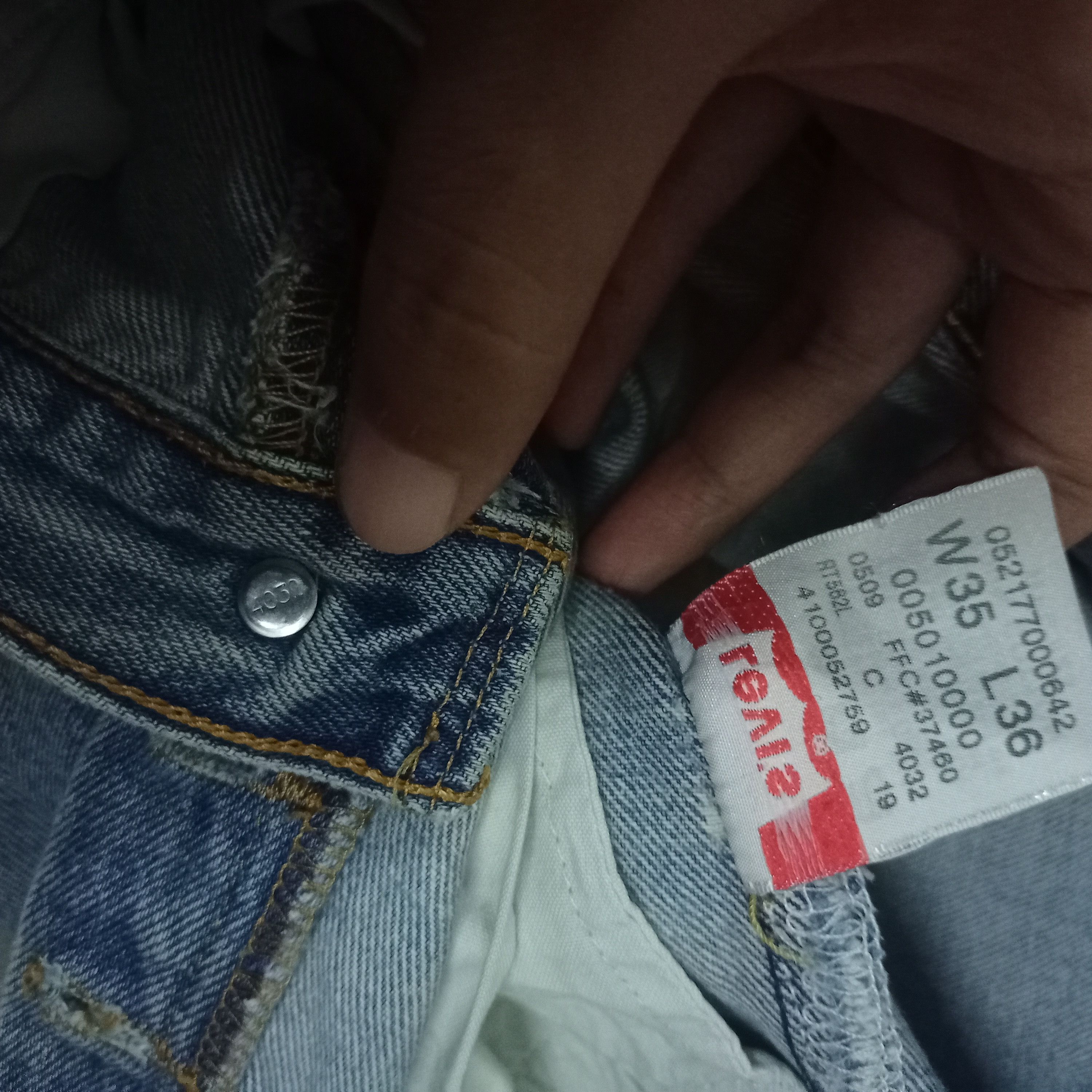Levi's Vintage 90s Levis 501 Blue Wash Ripped Style Baggy Jeans Size US 32 / EU 48 - 8 Thumbnail